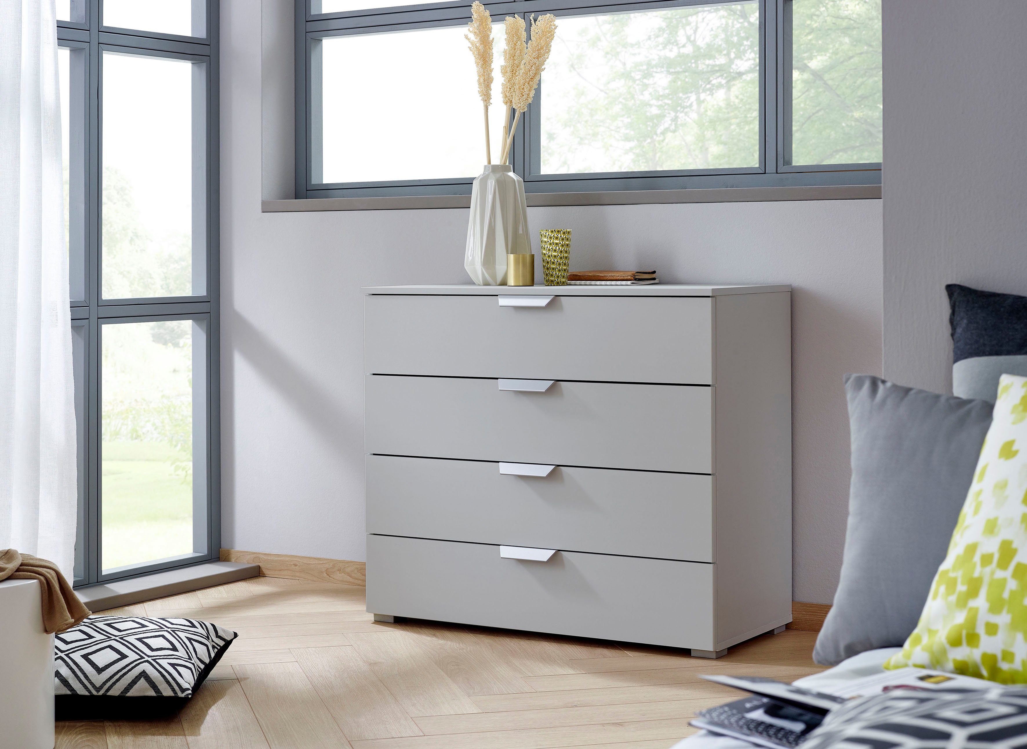 rauch Ladekast Sideboard ORIAS met decor- of hoogglansfront met 4 lades en 2 deuren en metalen grepen made in germany