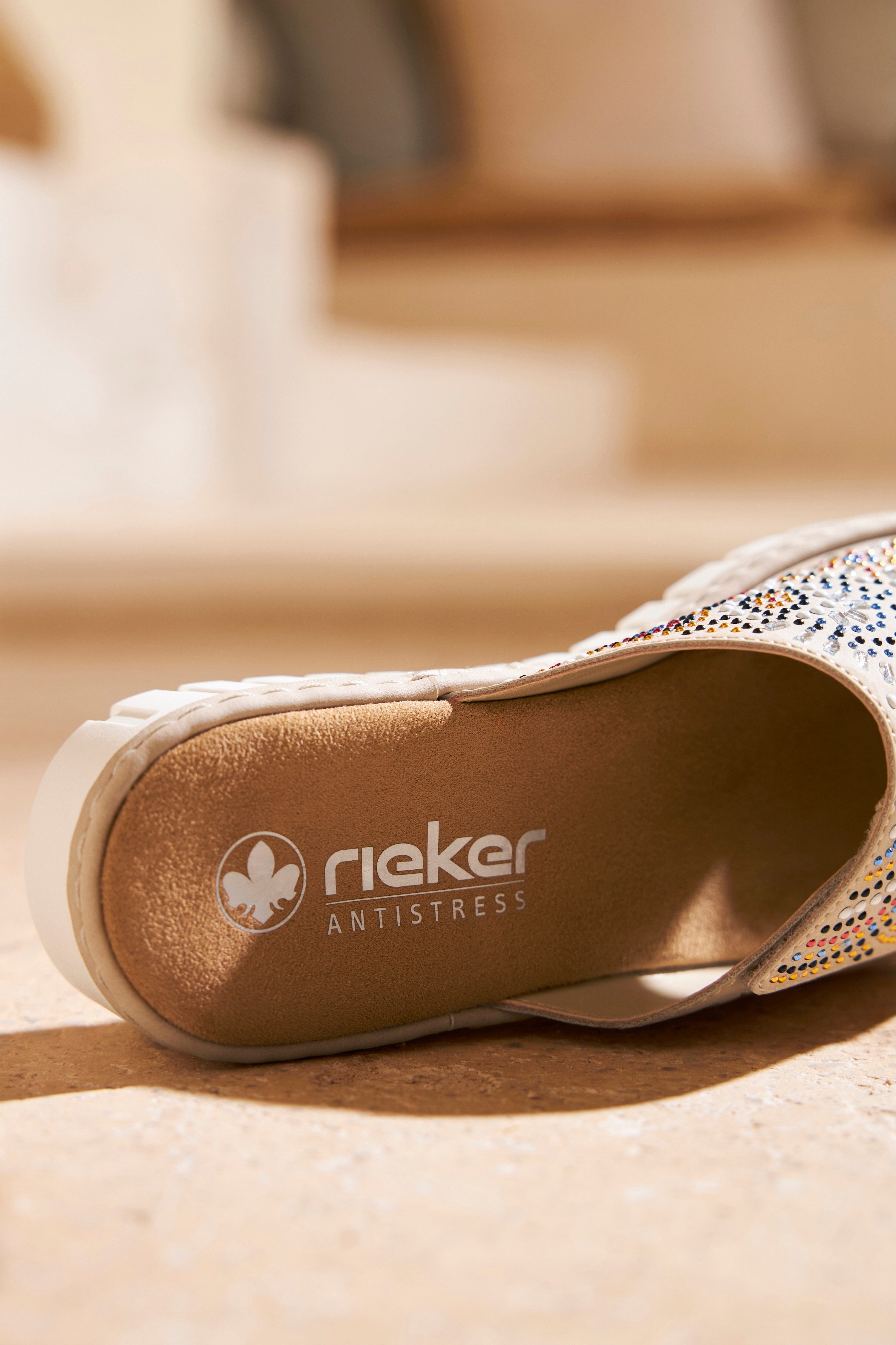 Rieker Slippers Zomerschoen, strandschoen, huisschoen met verstelbare klittenbandsluiting