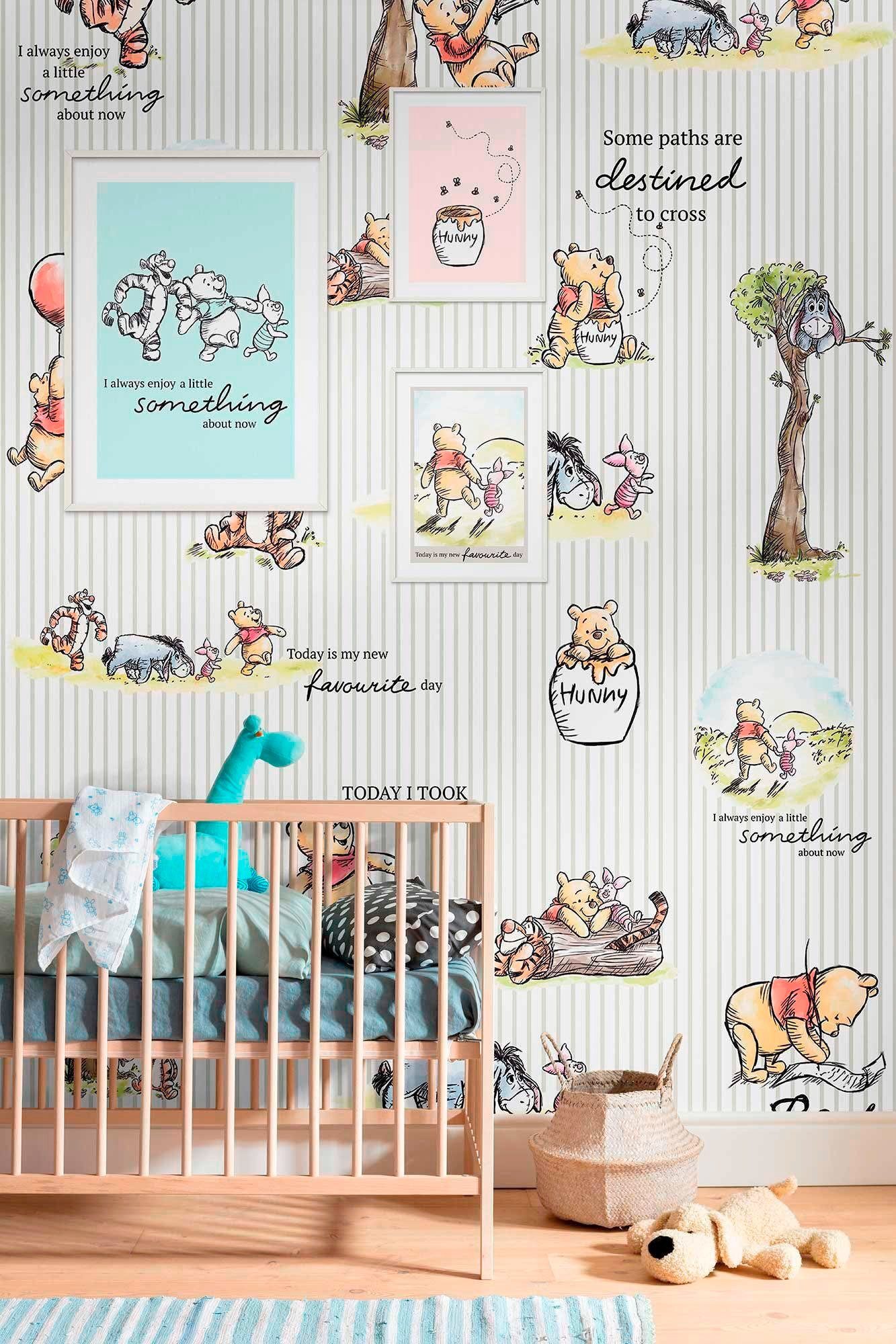 Komar Vliesbehang Digitale print vlies - Winnie the Pooh Stripes - Afmeting 200 x 280 cm