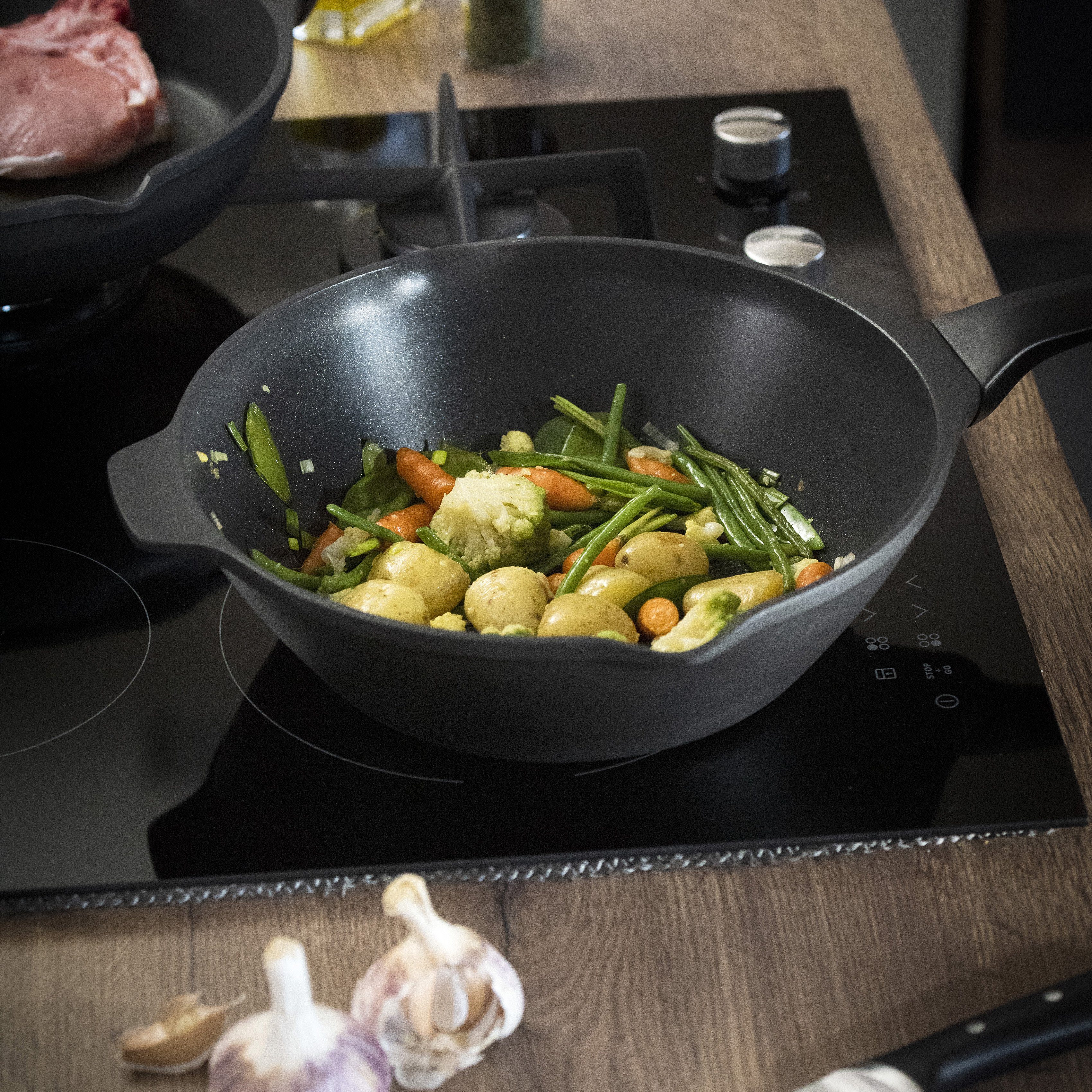 Tefal Wok Robusto Aluminiumgietwerk, anti-aanbaklaag, thermo-signaal, voor alle kookplaten, inductie (1-delig)