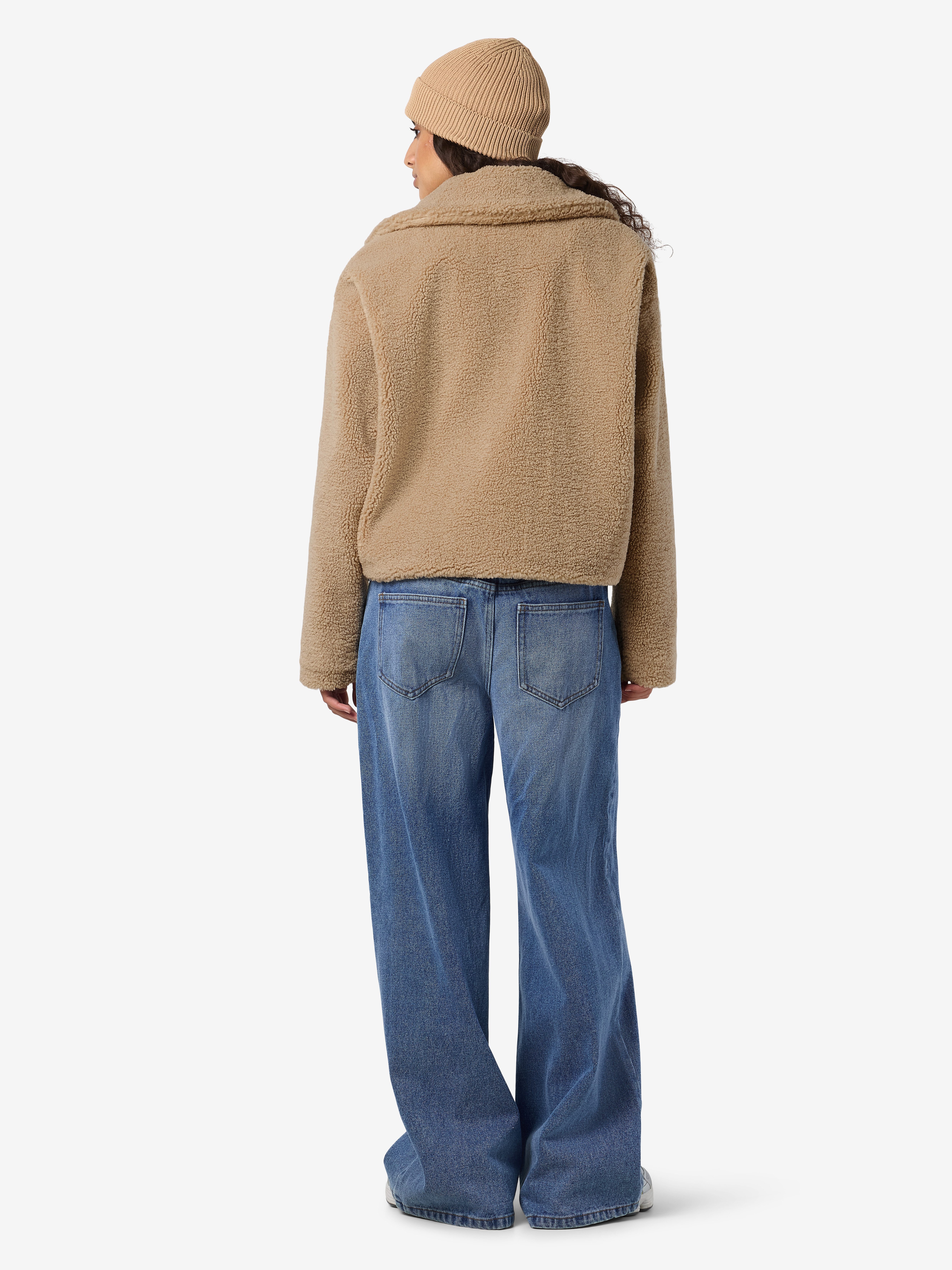 Noisy may Pluchen jack NMNATI CROP TEDDY JACKET FWD NOOS