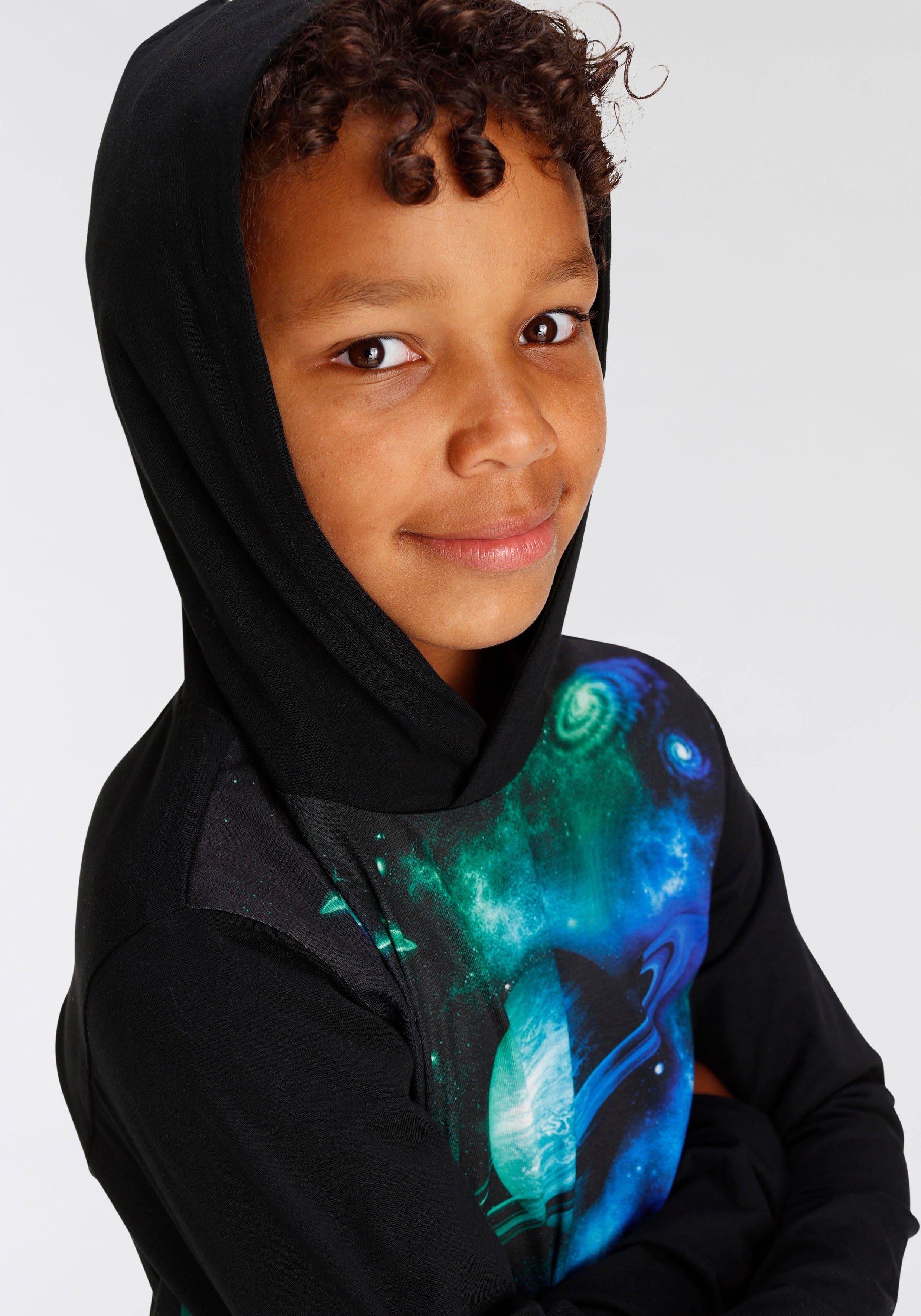 KIDSWORLD Capuchonshirt UNIVERSUM Lange mouwen, basic pasvorm, met trendy print, van jersey stof