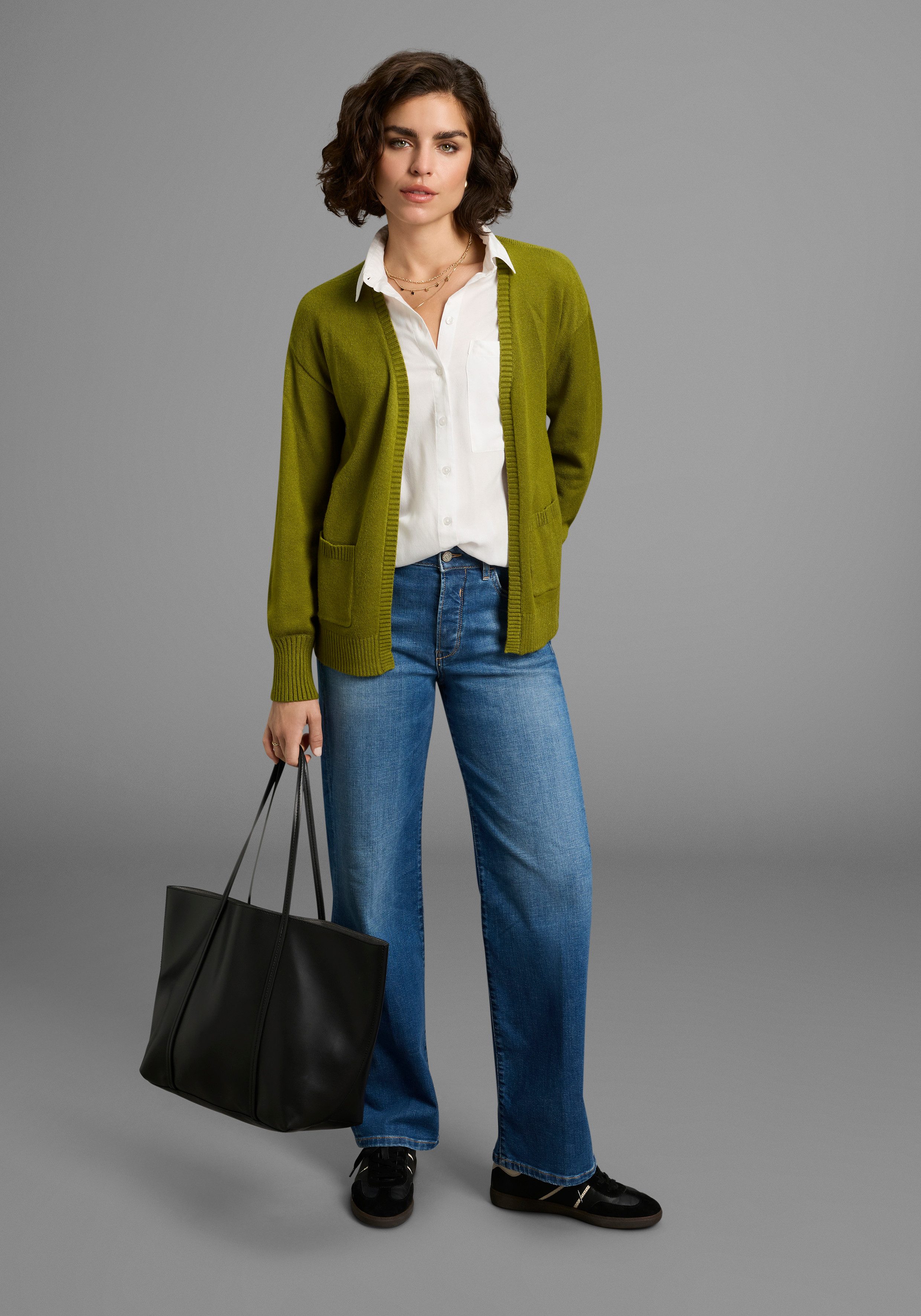 Laura Scott Vest in oversized