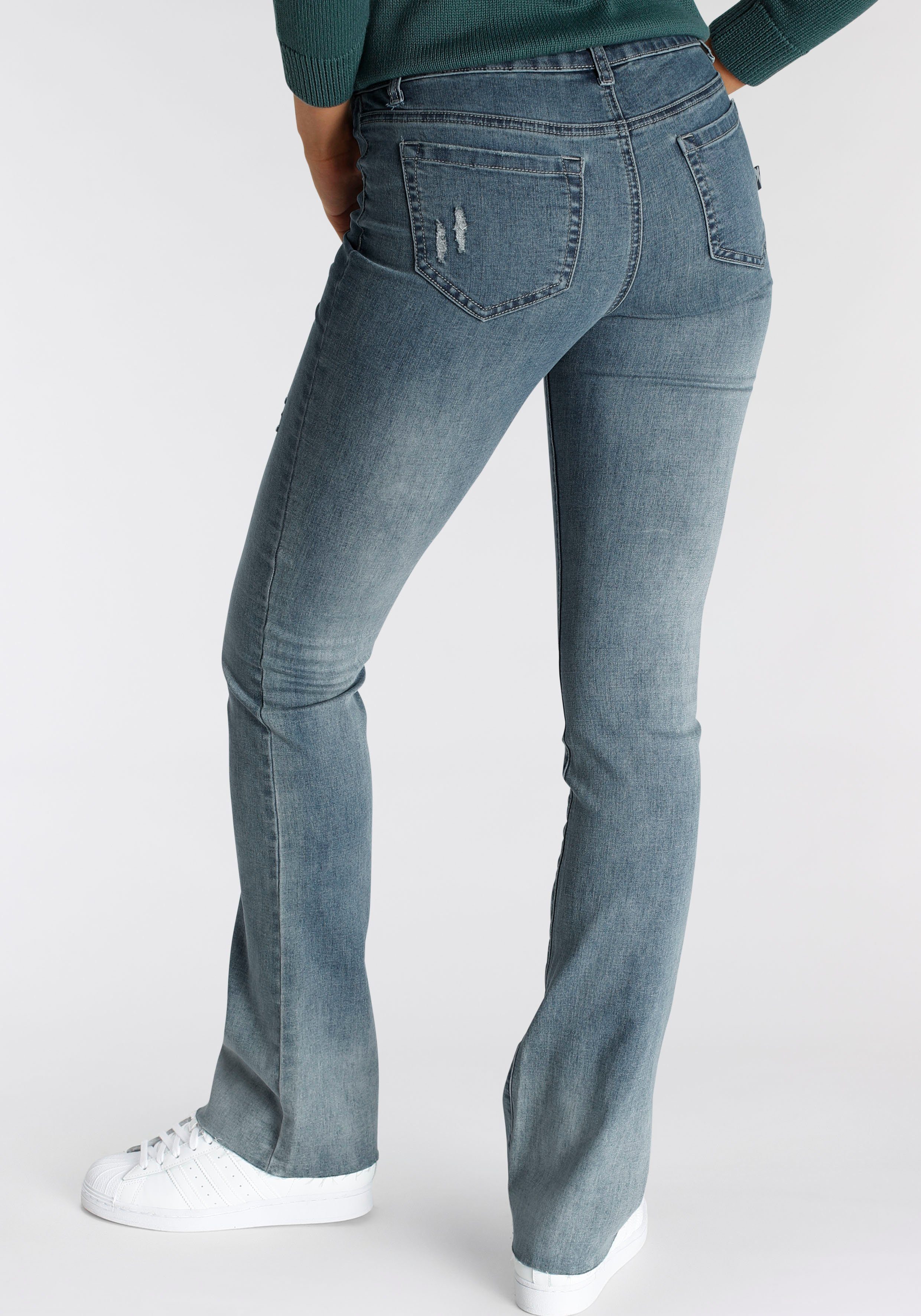 Arizona Bootcut jeans Ultra Stretch uitlopende pasvorm, modieuze used-look, normale taille