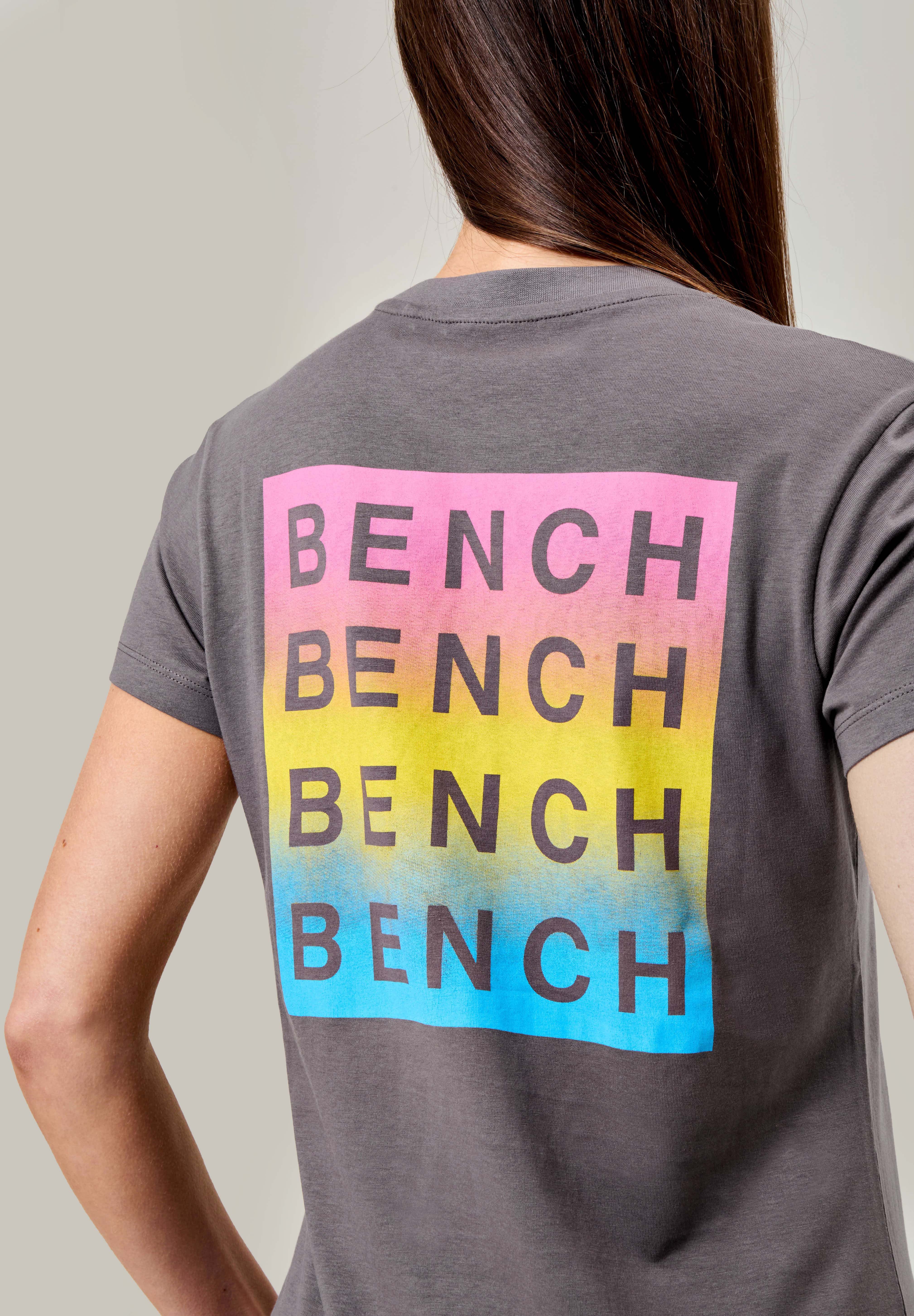 Bench. T-shirt REION