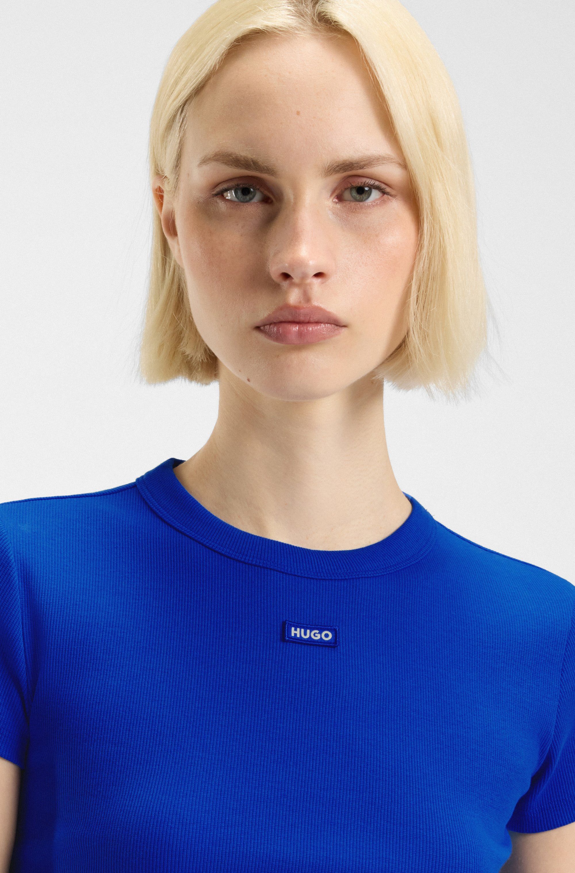 HUGO Blue T-shirt Baby Tee in verkorte lengte