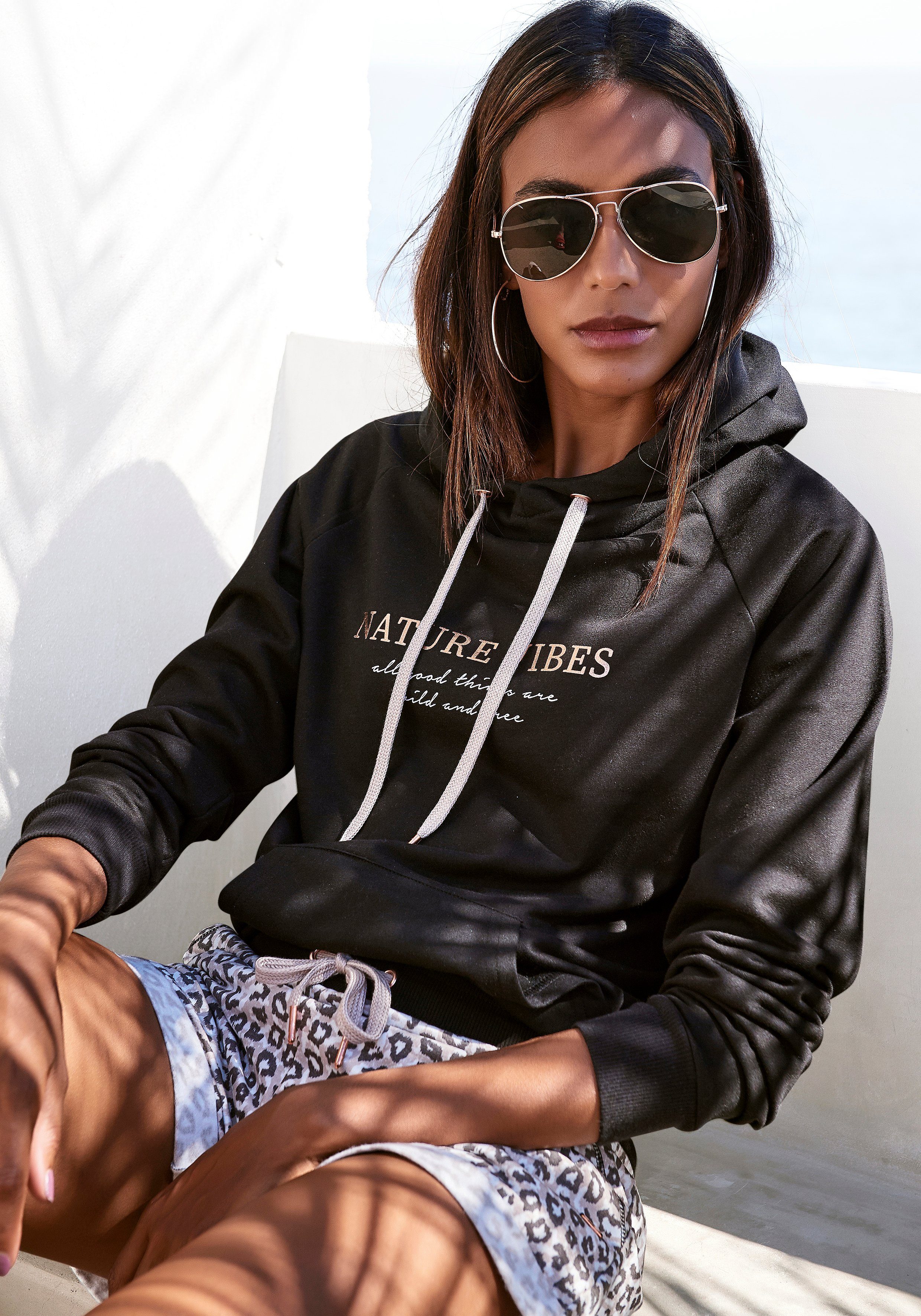 Lascana Hoodie met kangoeroezak, loungepak