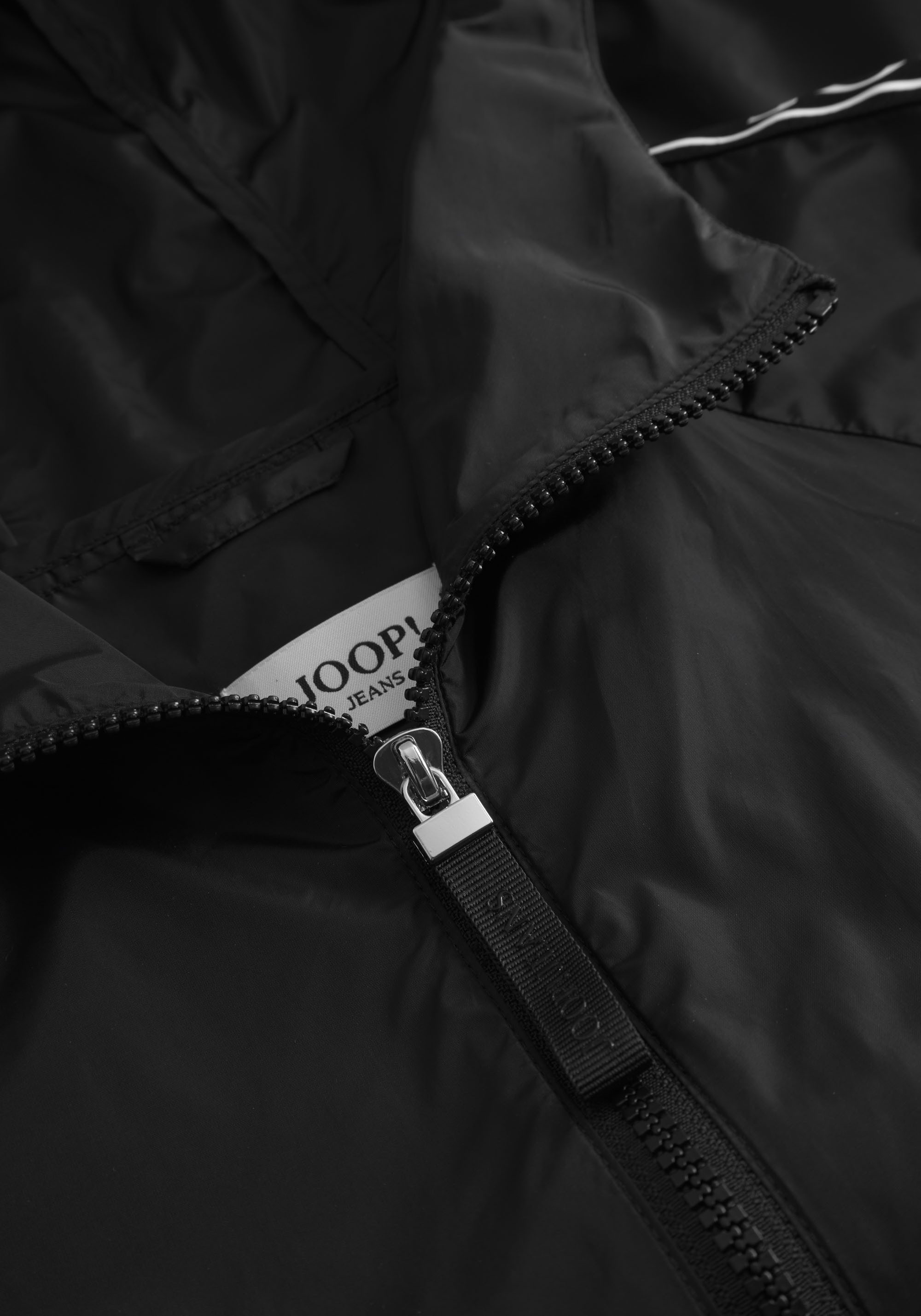 Joop Jeans Outdoorjack Onyx met logostreep op de mouw
