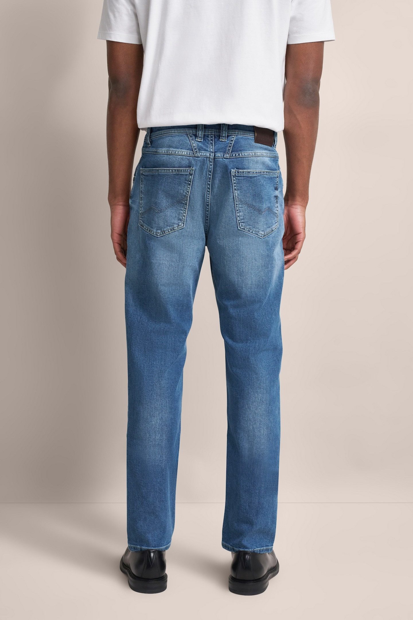 Bugatti 5-pocket jeans met een lichte used-look
