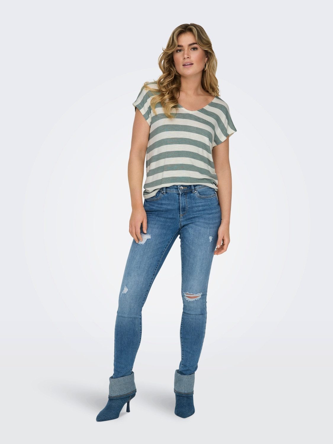 Only Shirt met V-hals ONLLIRA LIFE S S V-NECK TOP JRS NOOS