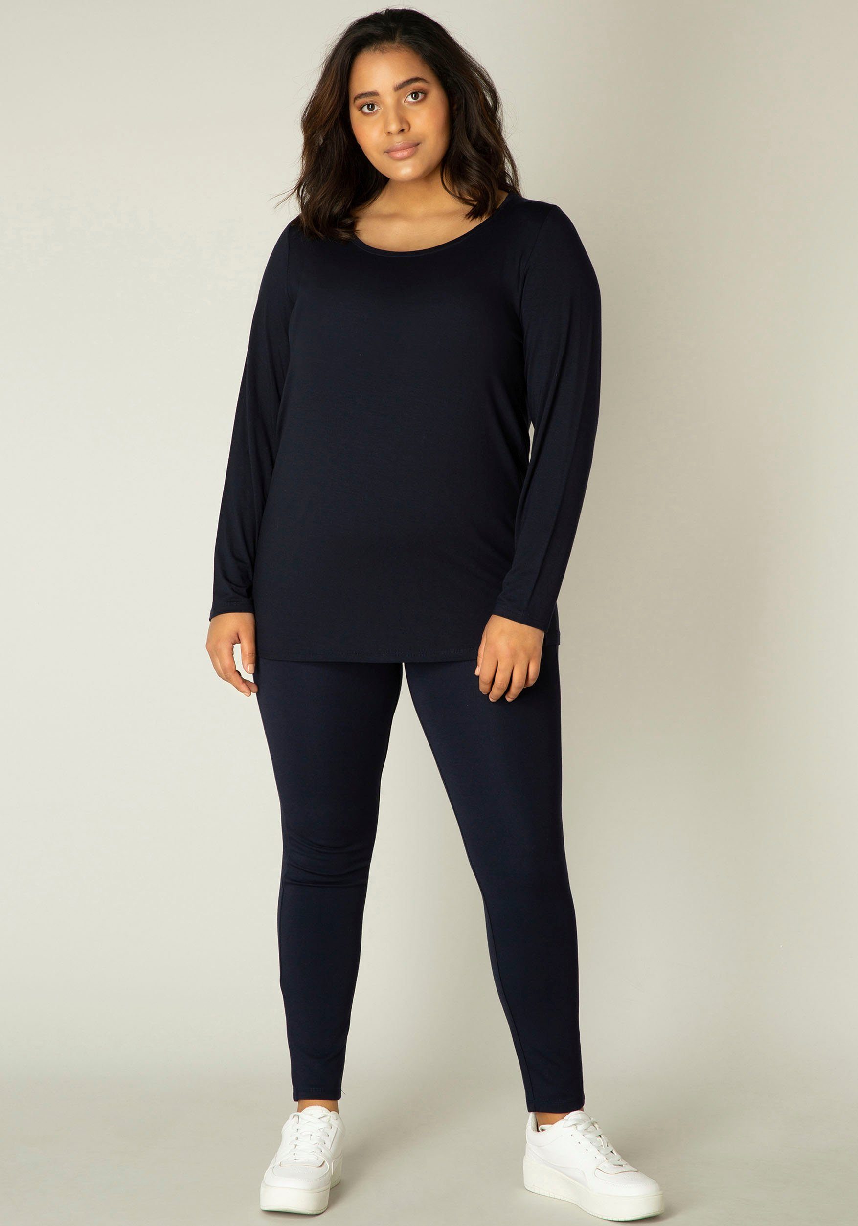 Base Level Curvy Shirt met lange mouwen met een ronde hals