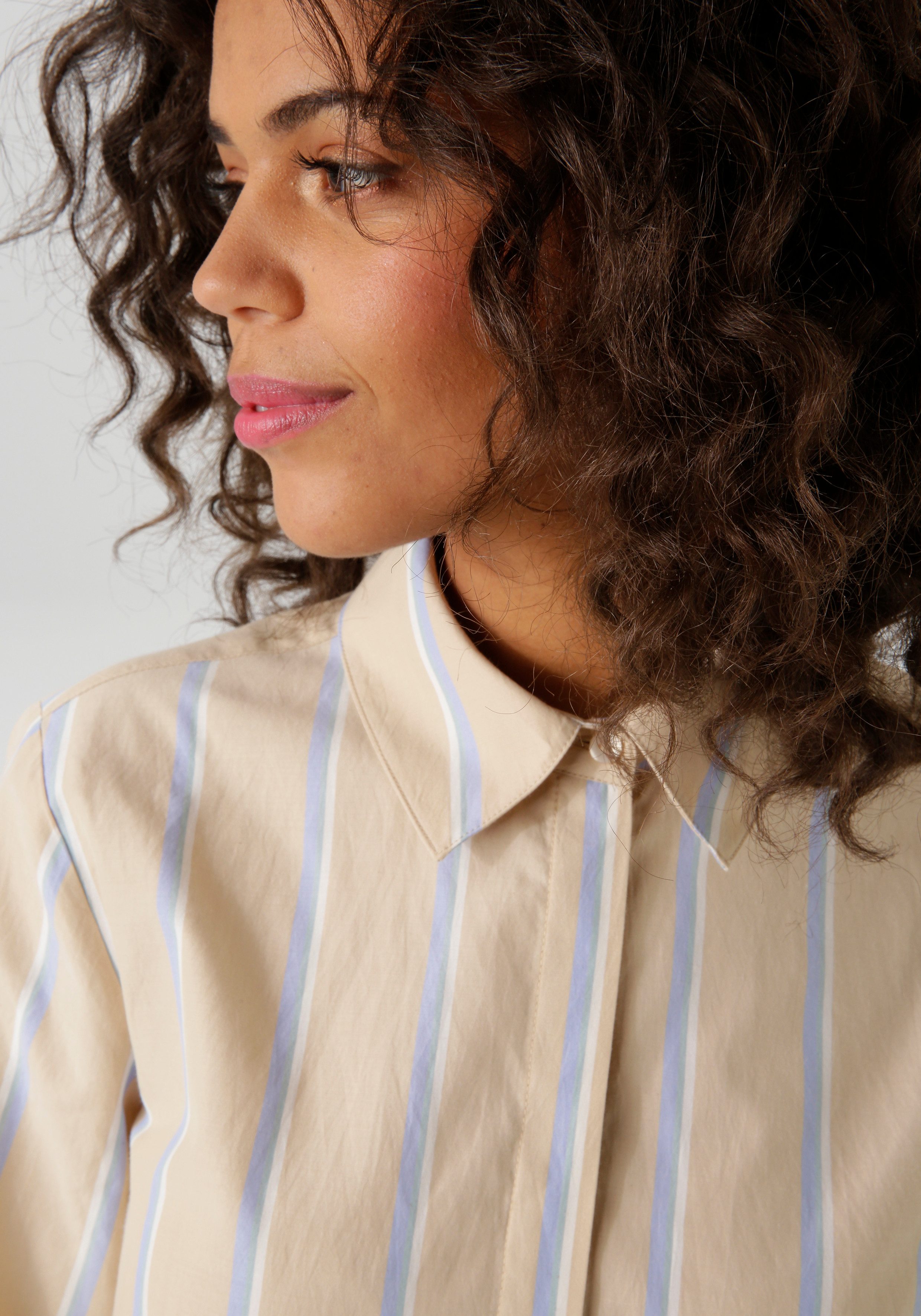Aniston CASUAL Overhemdblouse in pastel gestreept dessin