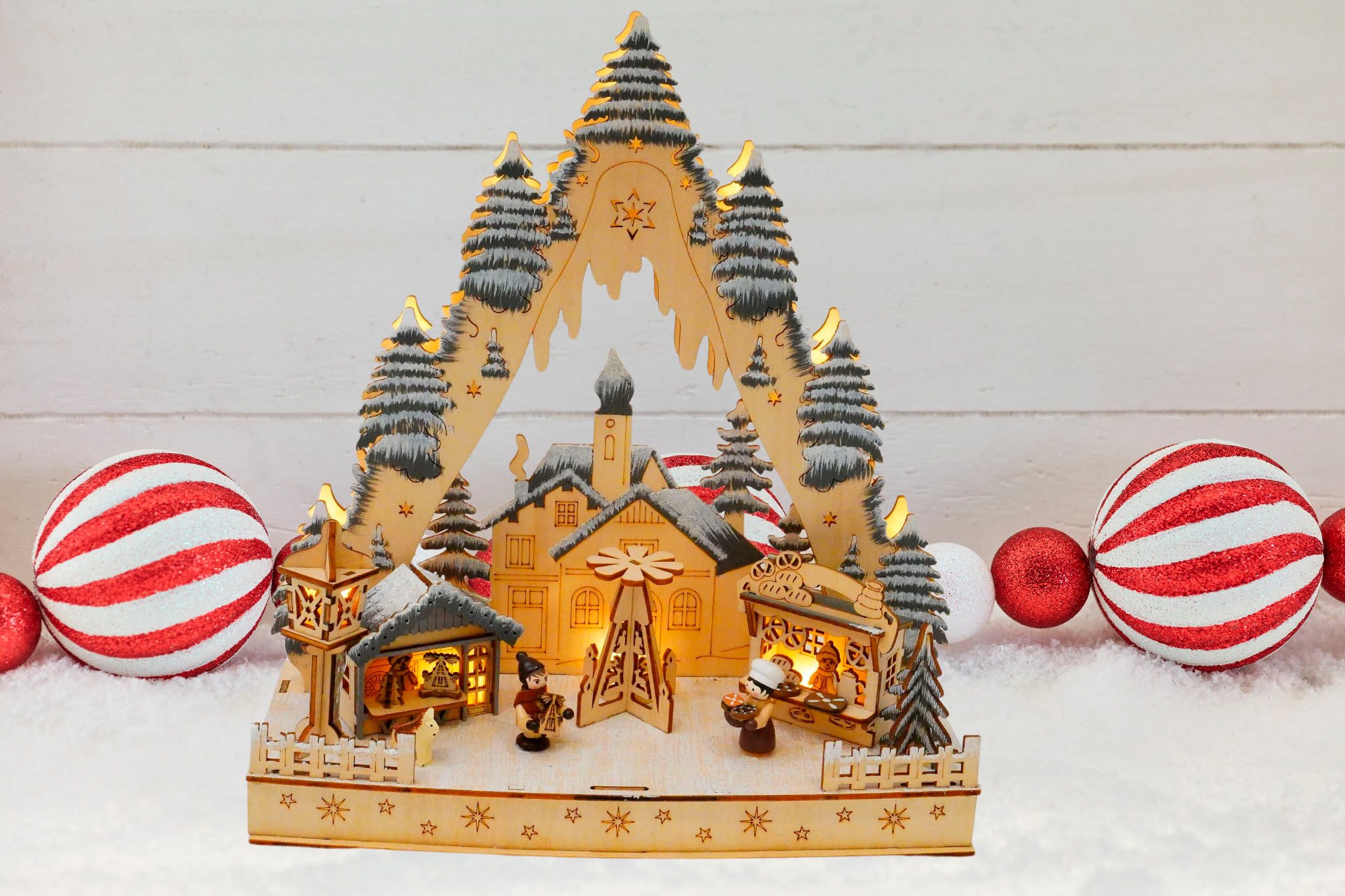 Myflair Möbel & Accessoires Led-luchtboog Winterlandschap, kerst dorp met bos Kerstdecoratie van hout, hoogte ca. 33 cm (1-delig)