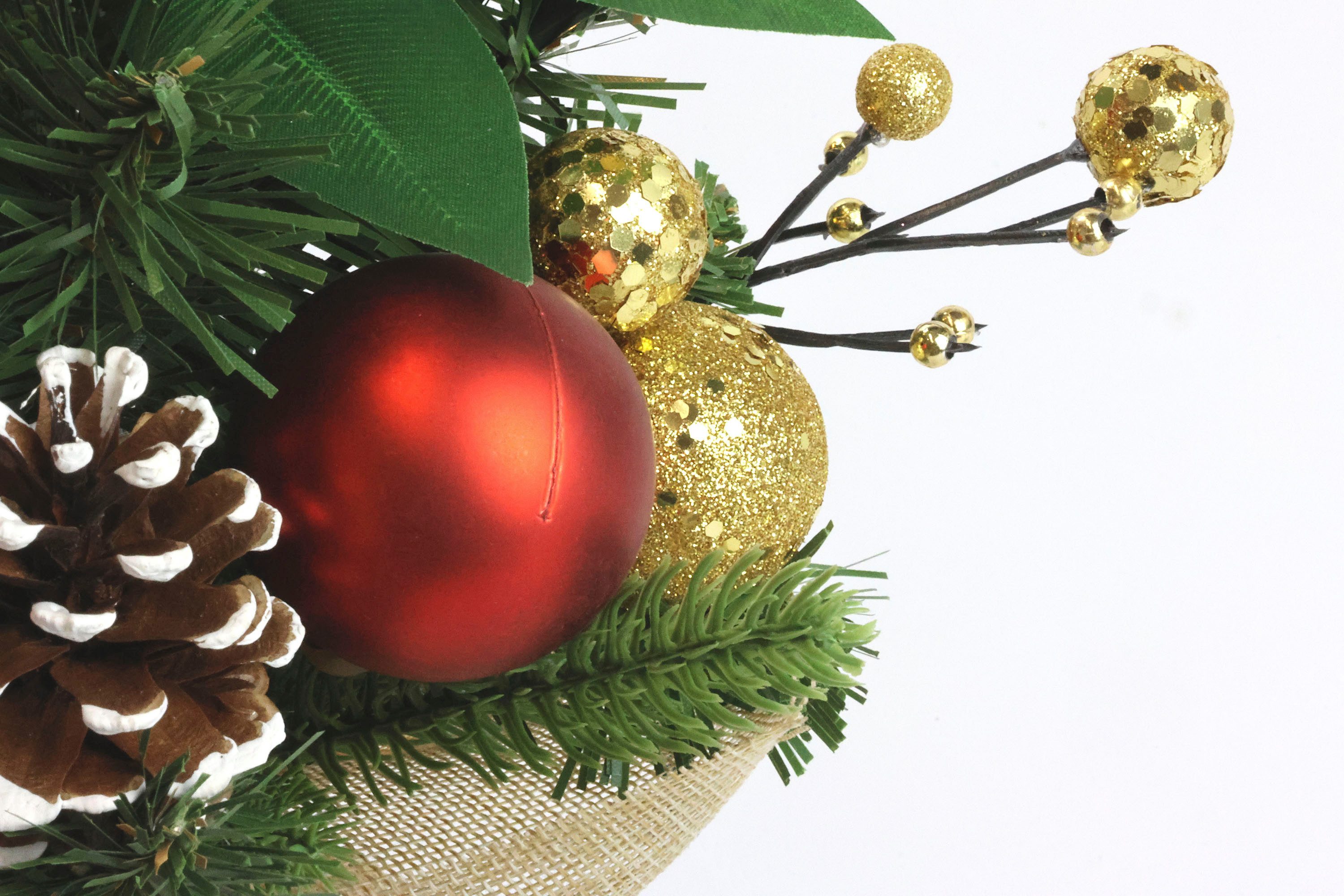 I.GE.A. Kunstkerstboom Versierde dennenboom Poinsettia met LED-licht In de pot kerstster kerstballen kegels kerstdecoratie kerstboom (1 stuk)