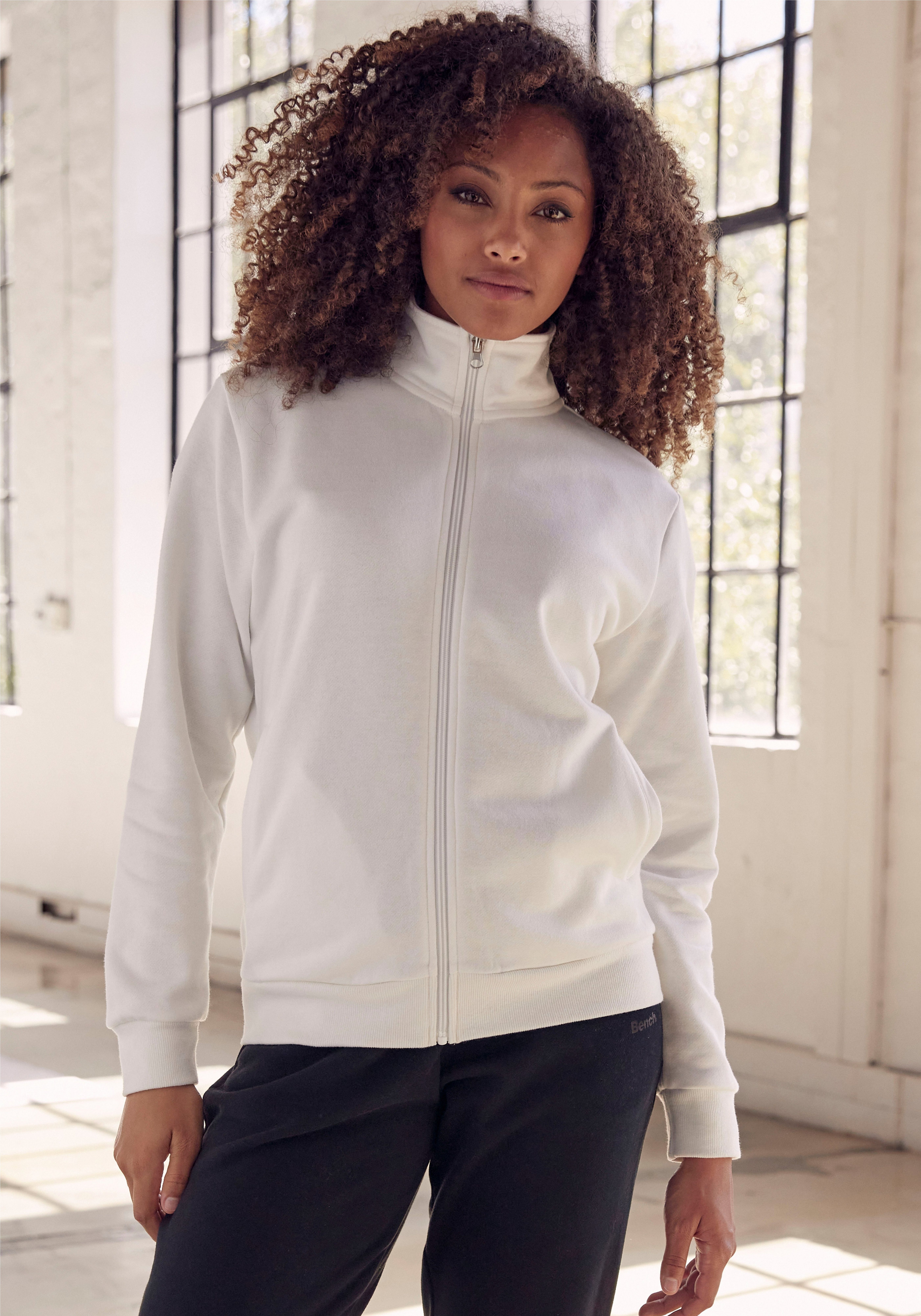 Bench. Loungewear Sweatvest -lounge jas Loungejack met staande kraag en glanzende logoprint, loungewear