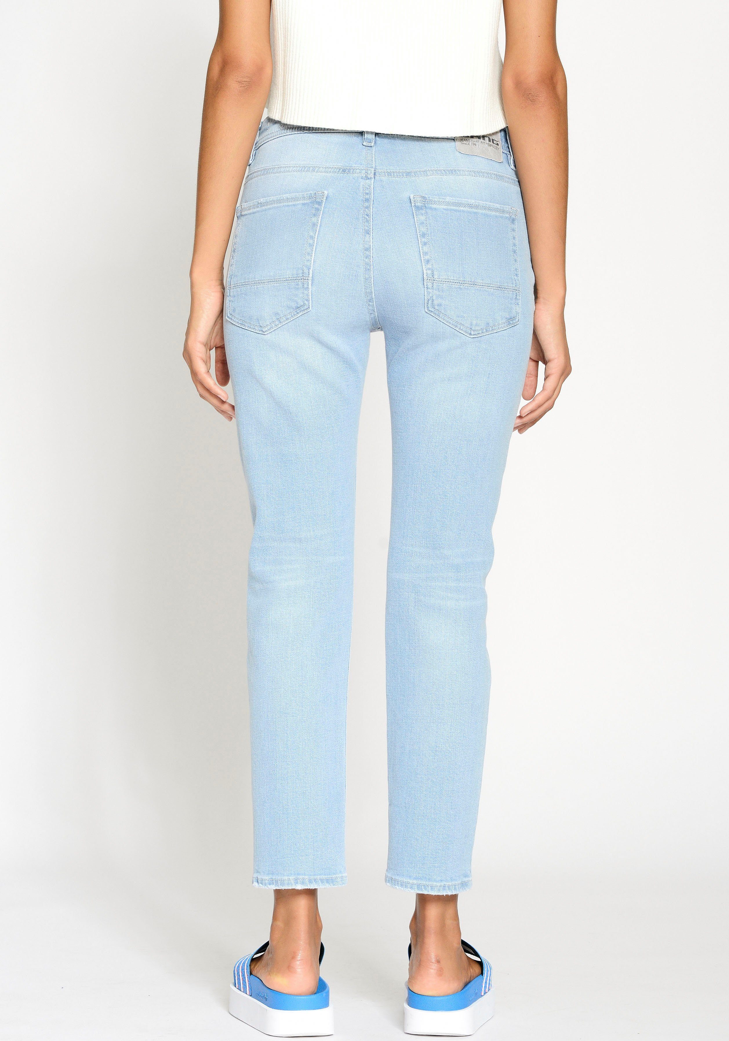 GANG Boyfriendjeans 94NICA CROPPED met rechte en verkorte broekspijpen