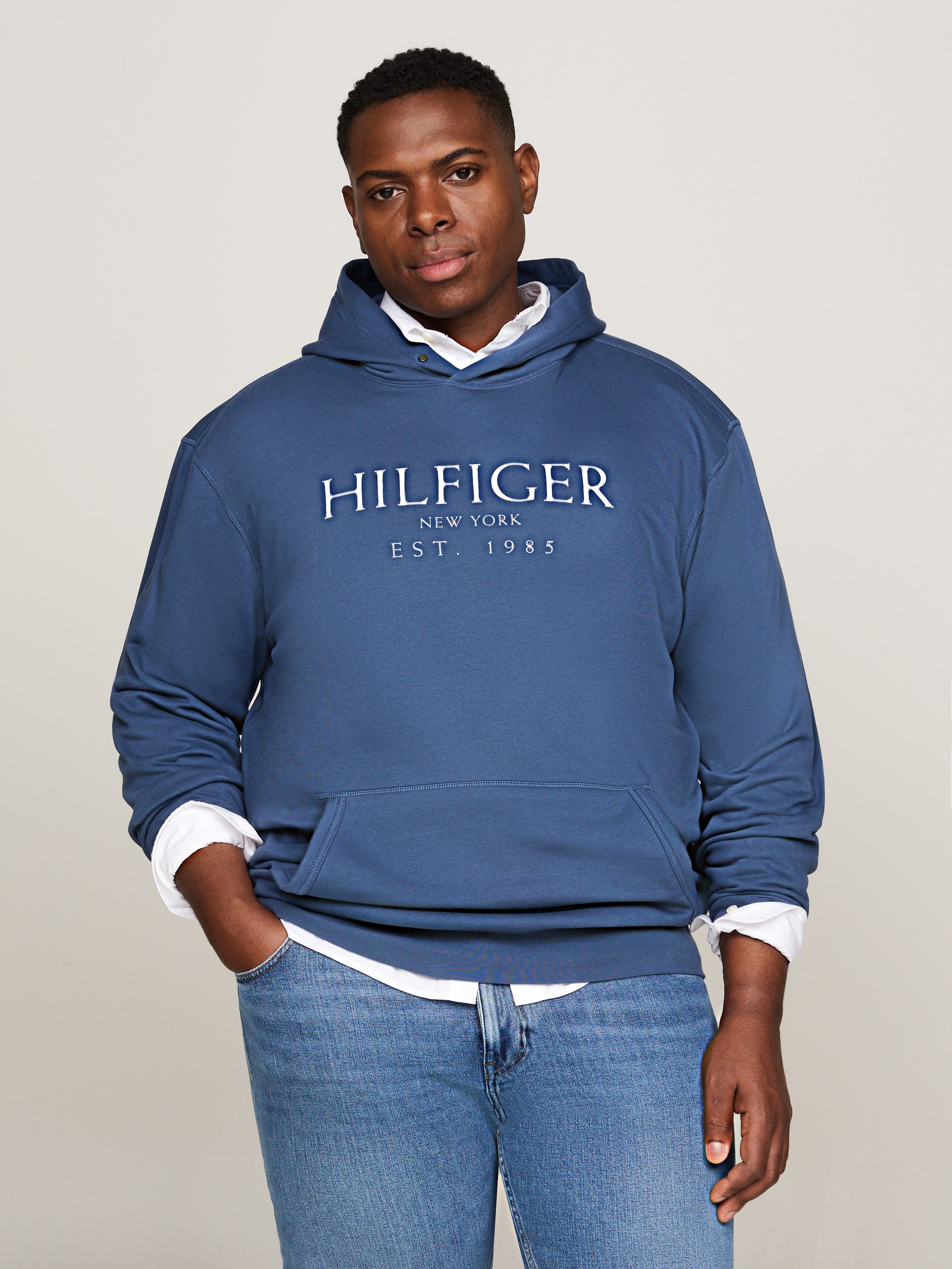 Tommy Hilfiger Hoodie BT-BIG HILFIGER HOODY-B in grote maten, met logo-borduursel op de mouw