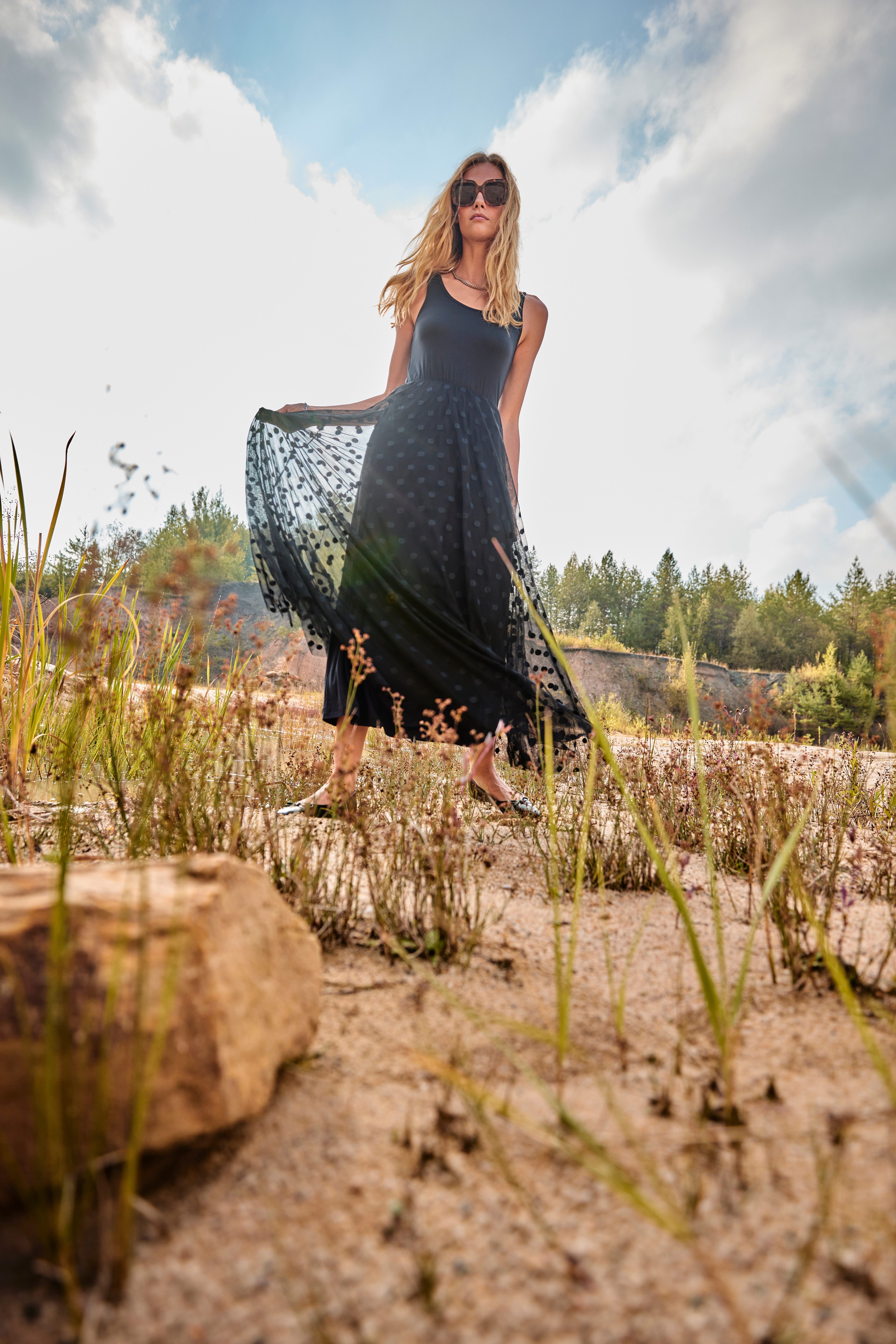 Aniston CASUAL Maxi-jurk met stippen mesh versierd rokdeel nieuwe collectie