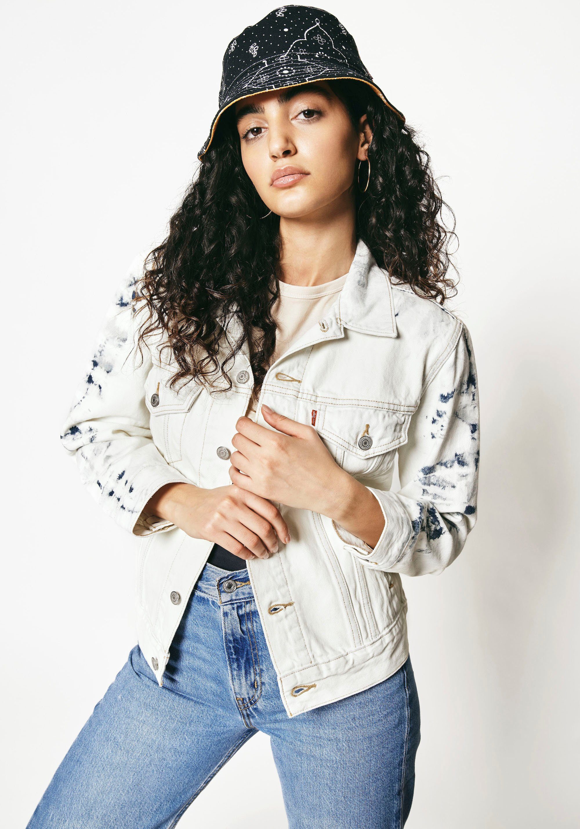 levi's jeansjack by gntm in batik-look wit