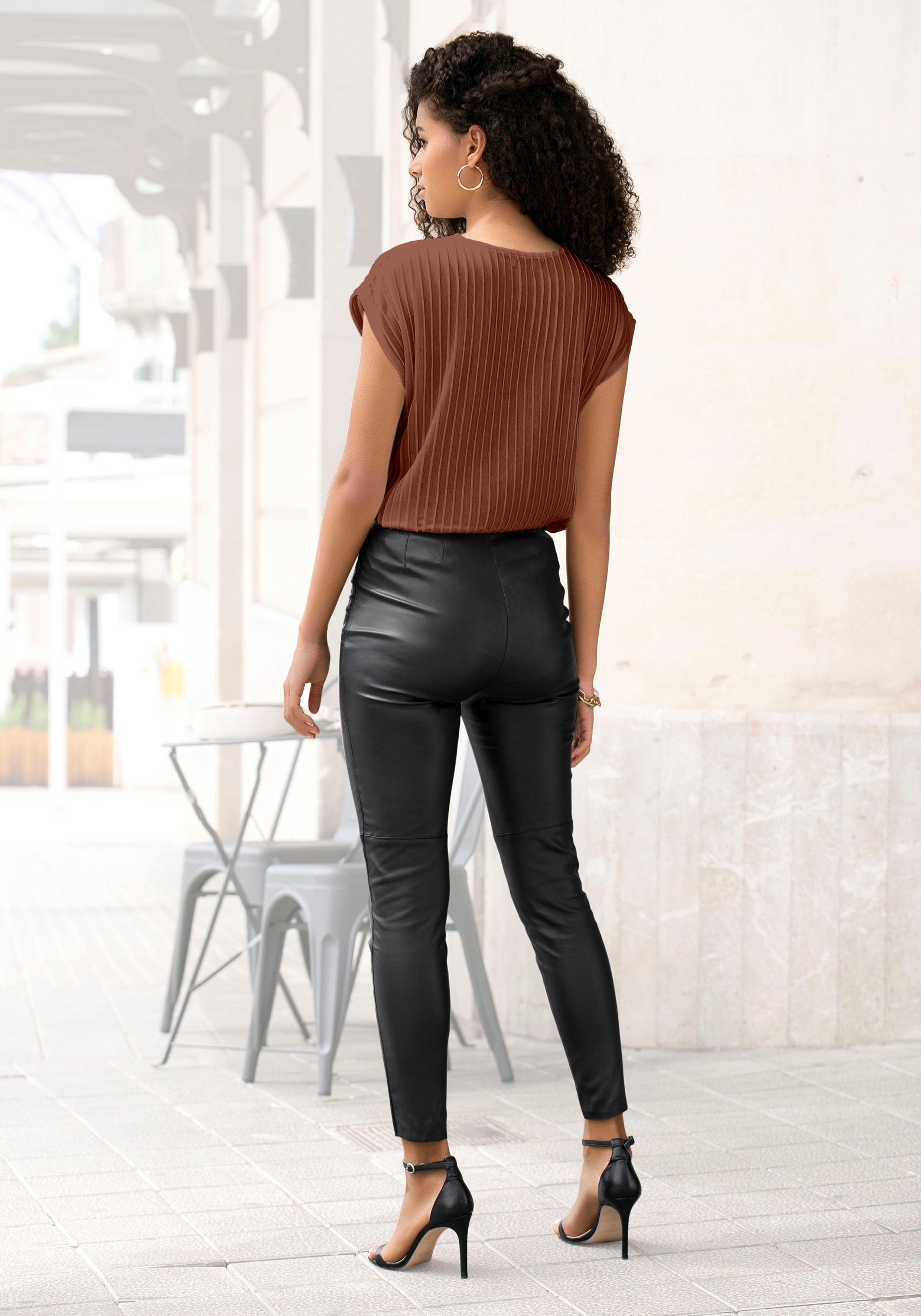 Lascana Shirt met korte mouwen met biesstructuur, kreukvrij t-shirt van moderne structuurstof