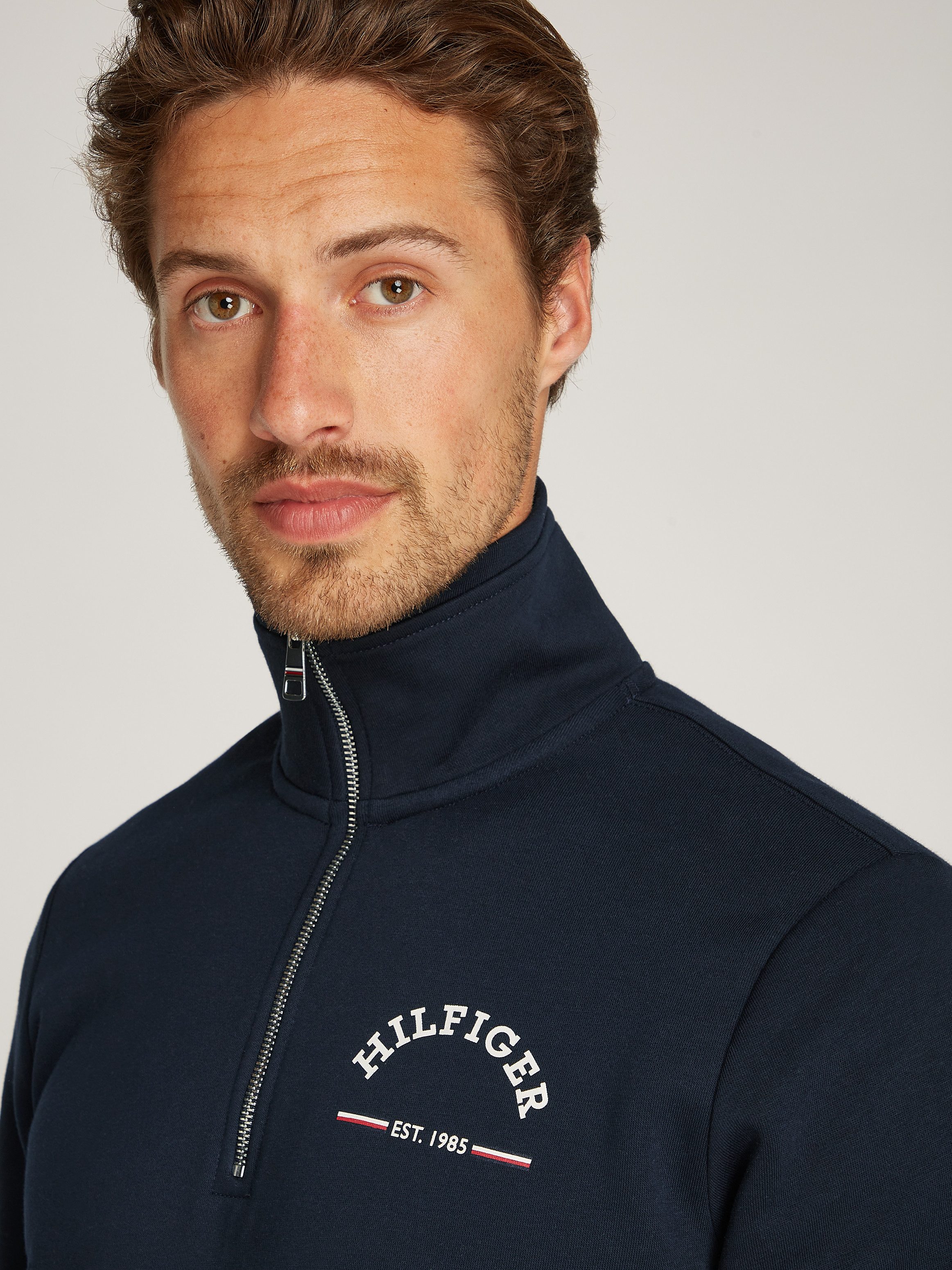 Tommy Hilfiger Sweatshirt ROUNDALL STAND COLLAR ZIP met staande kraag en ritssluiting