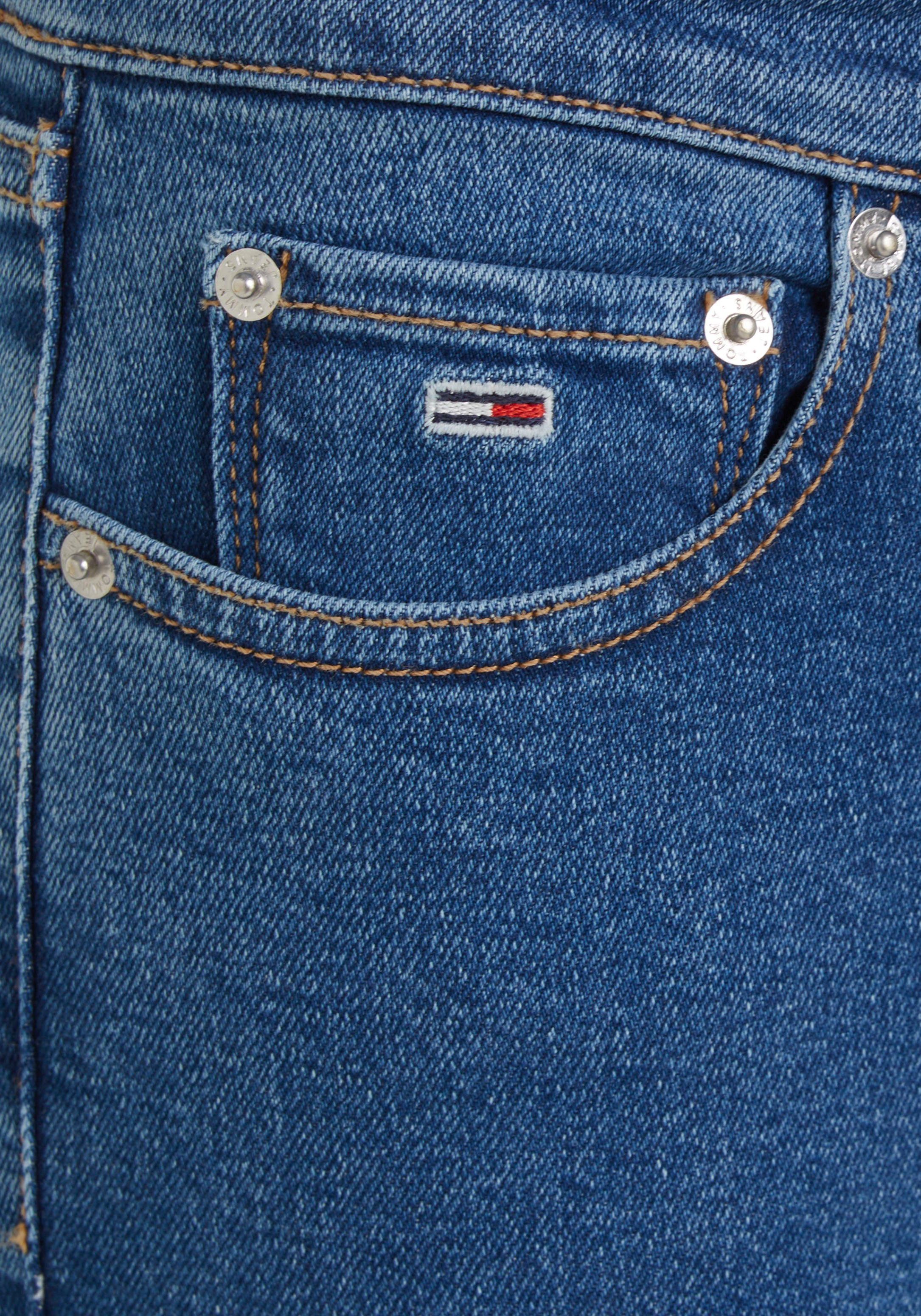 TOMMY JEANS Prettige jeans Nora met leren merklabel