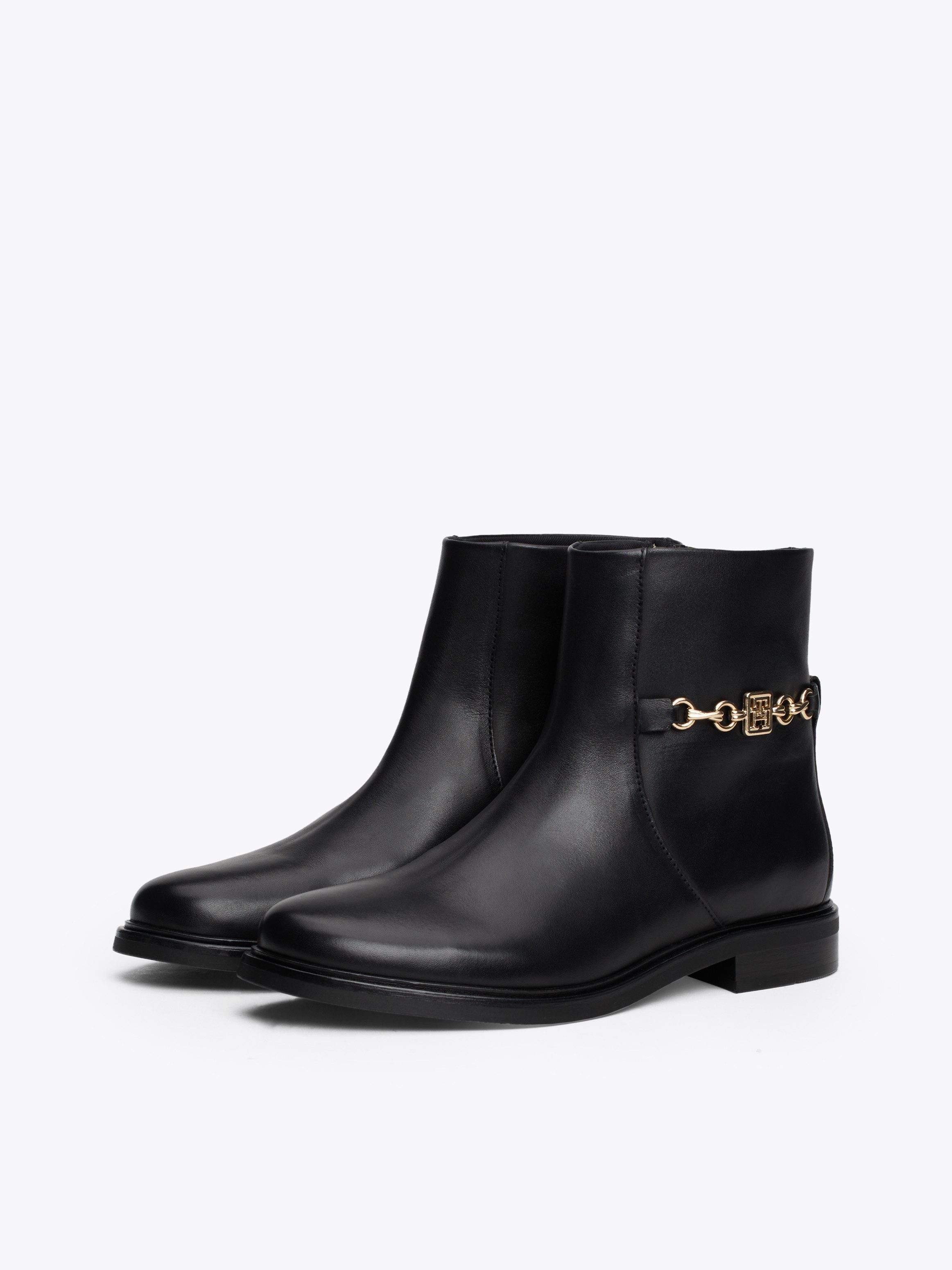 Tommy Hilfiger Laarsjes TH CHAIN LEATHER LOW BOOTIE blokhak, business schoen, ankleboots met gouden decoratieve ketting