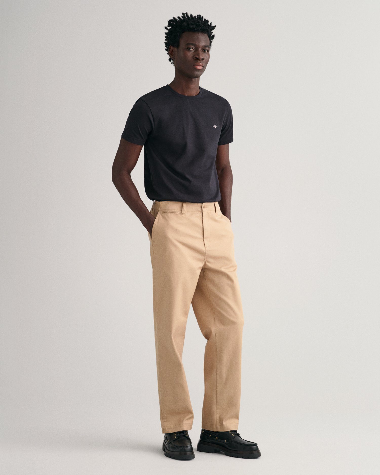 Gant T-shirt SLIM SHIELD SS T-SHIRT met logoborduursel op borsthoogte