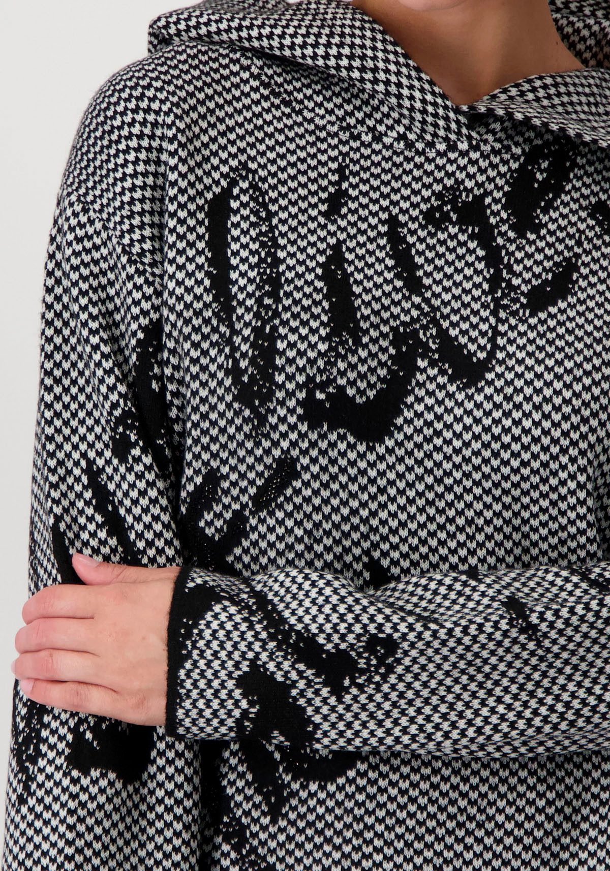 Monari Capuchontrui Pullover jacquard + tekst