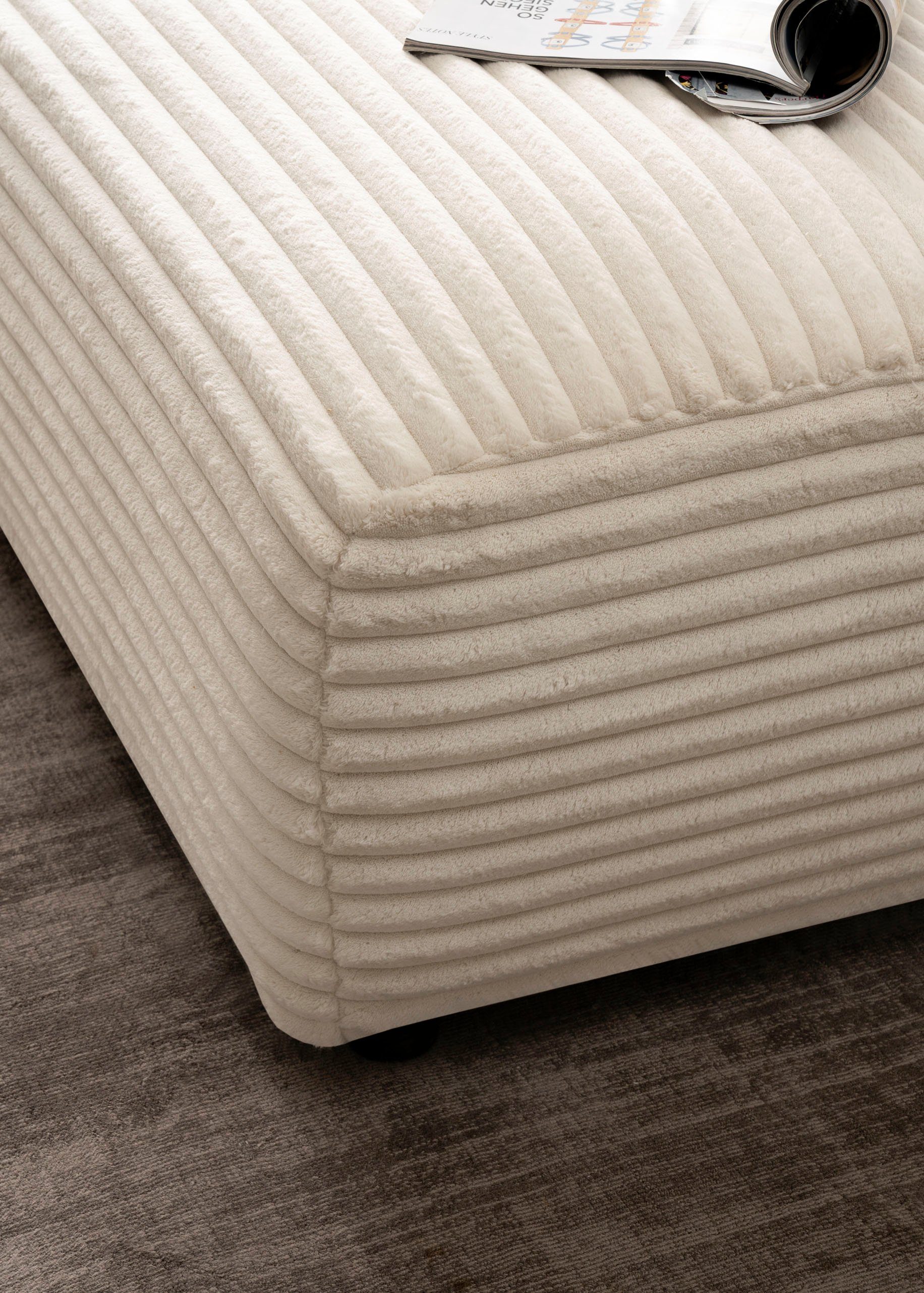 andas Hocker BAKELS, gestoffeerde poef in cord of bouclé stof