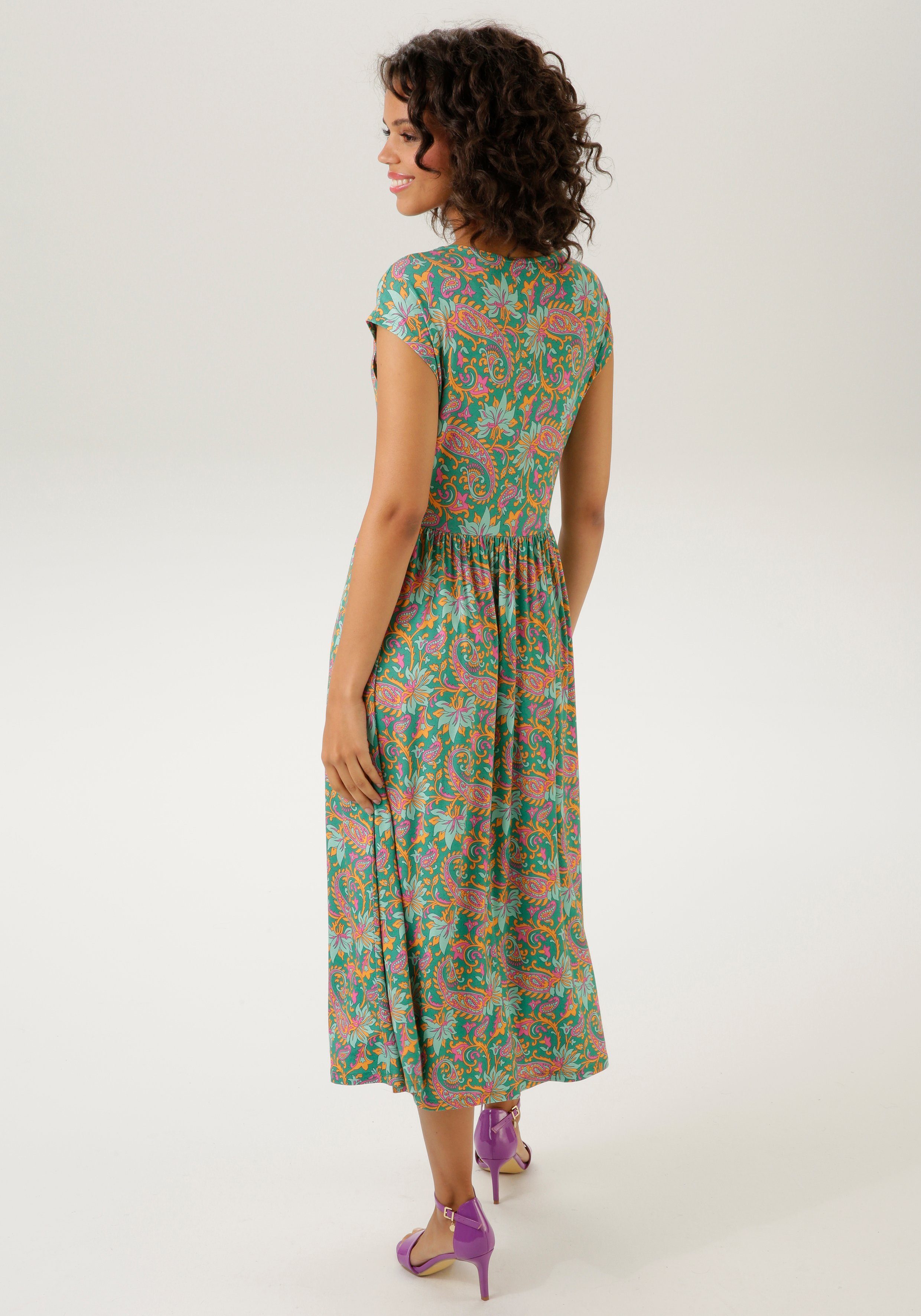 Aniston CASUAL Zomerjurk met een extravagant geprint paisley motief