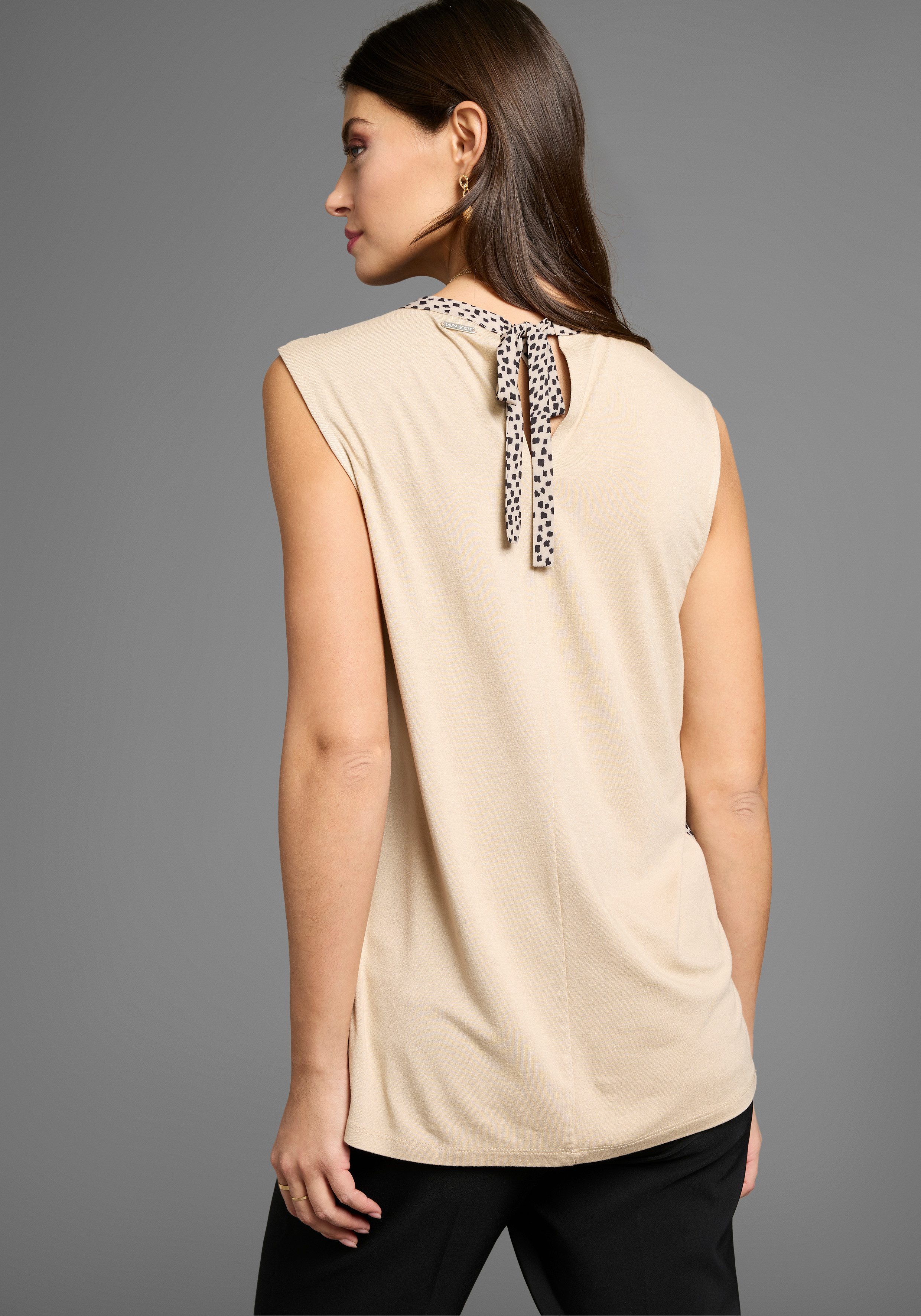Laura Scott Top met moderne print all-over