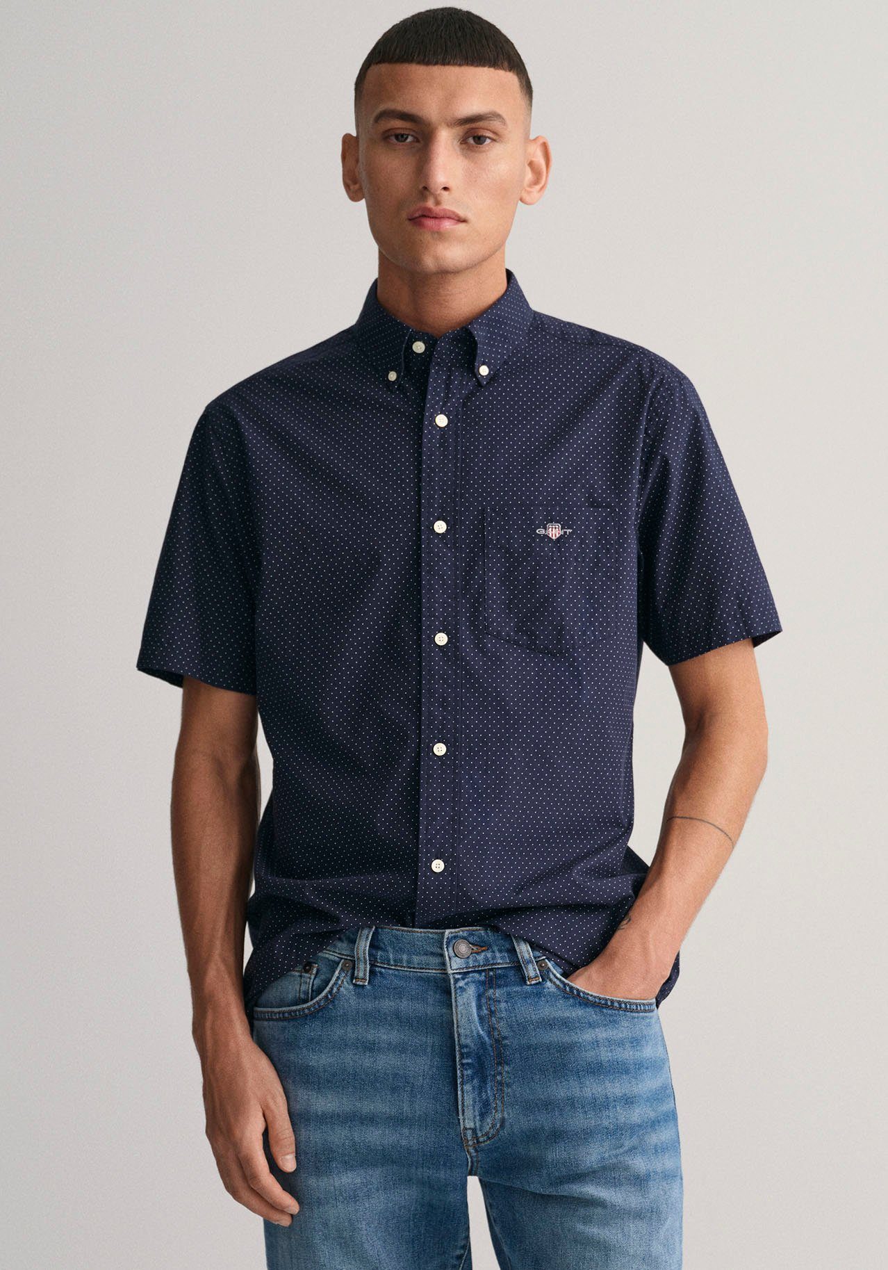 NU 20% KORTING: Gant Overhemd met korte mouwen REG MICRO DOT POPLIN SS SHIRT met logoborduursel op b