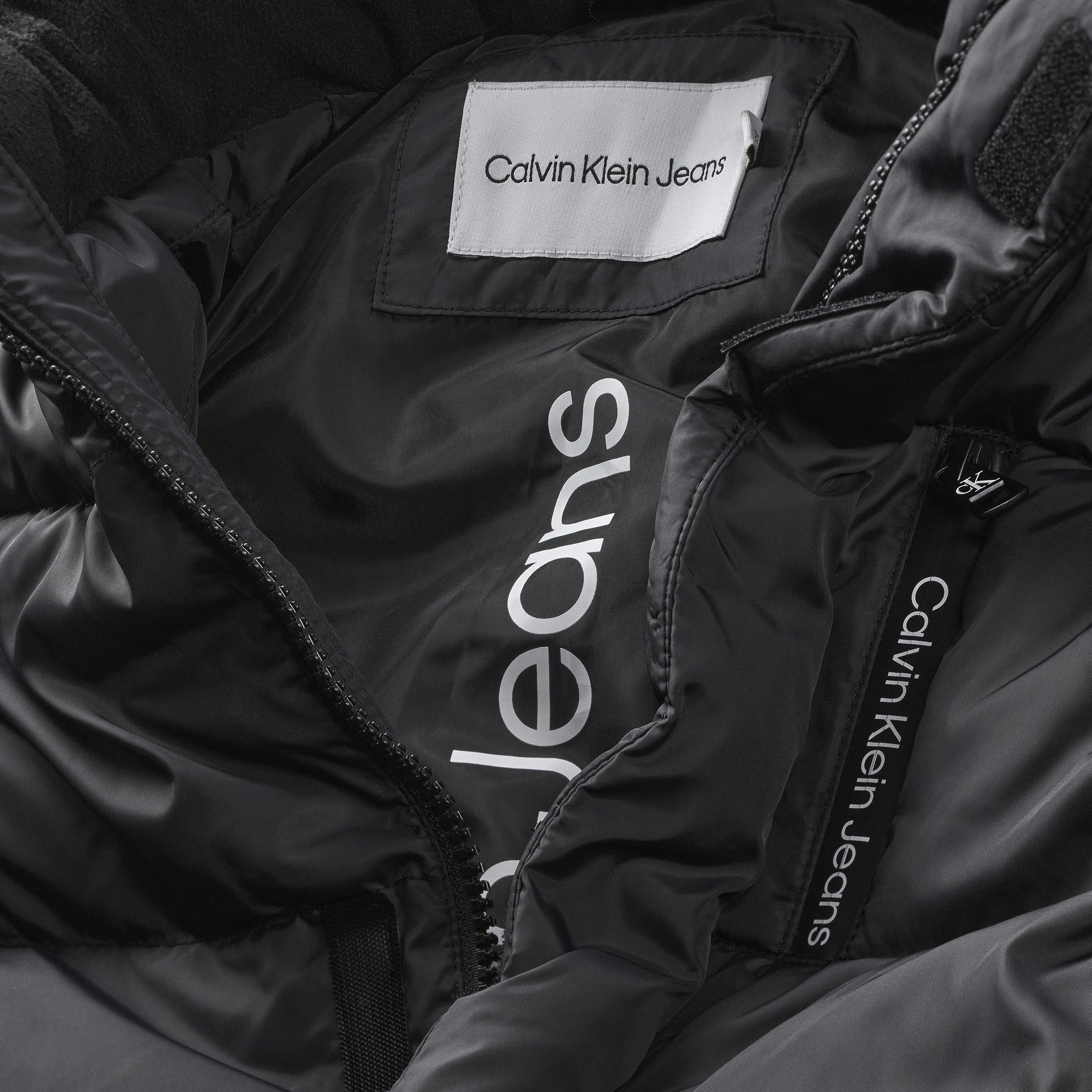 Calvin Klein Winterjack ESSENTIAL PUFFER JACKET voor kinderen tot 16 jaar en calvin klein merklabel