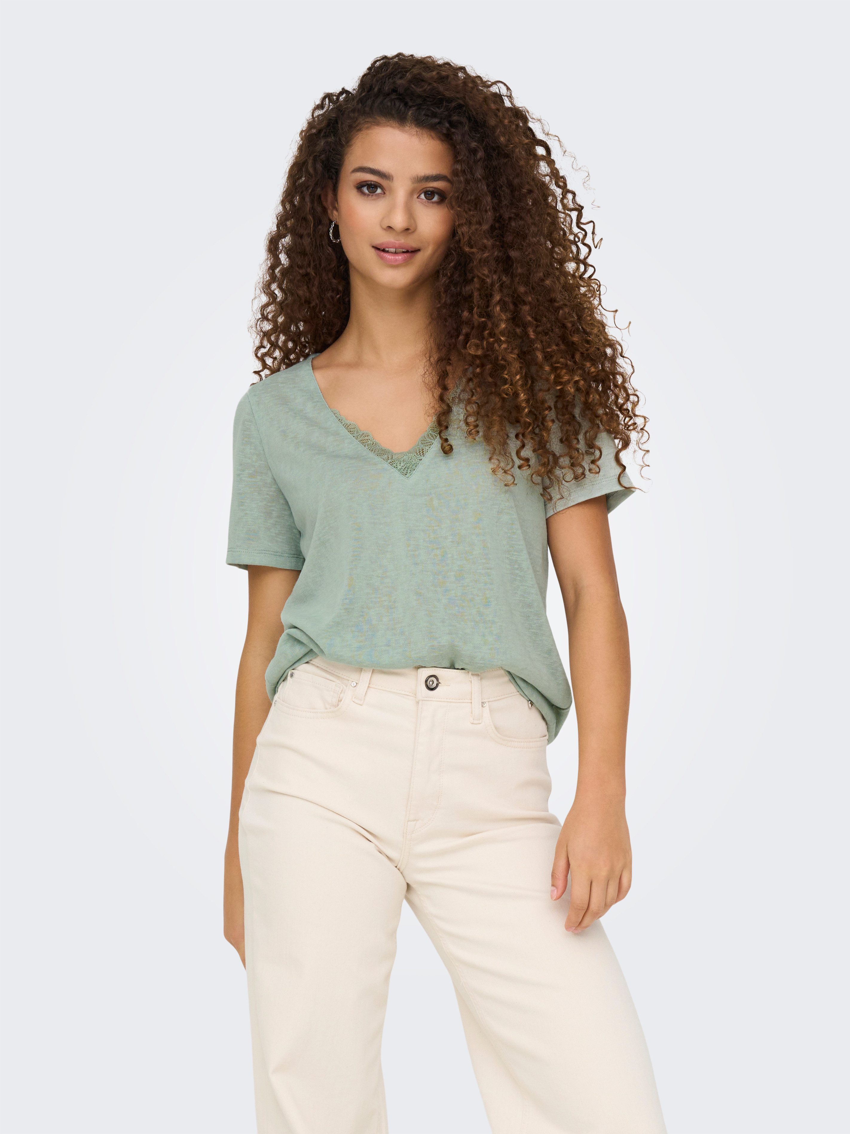 Only Shirt met V-hals ONLZOLA LIFE S/S V-NECK LACE TOP JRS dames v-hals shirts maat S (36) grijs