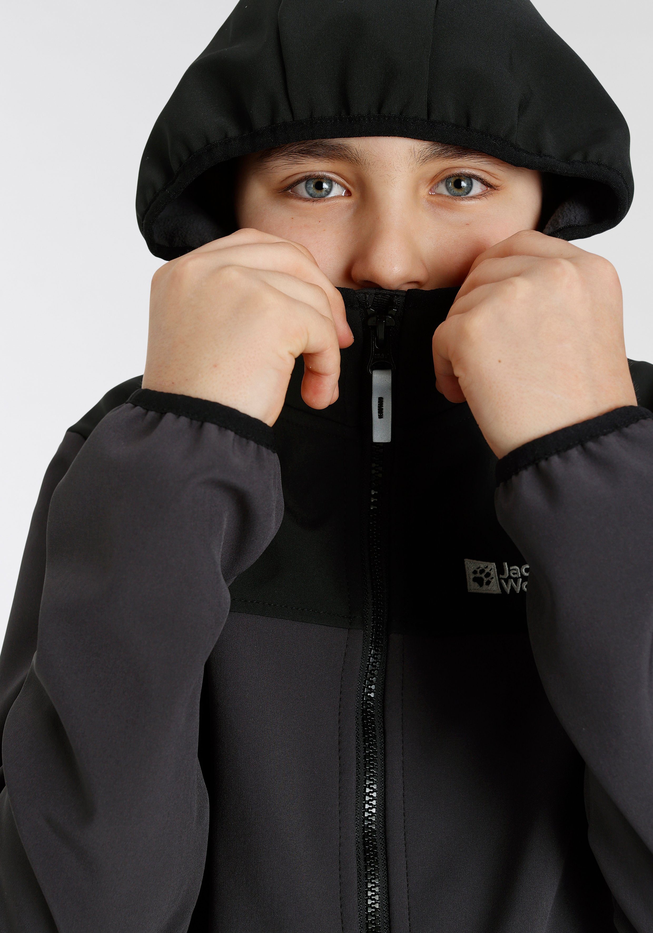 Jack Wolfskin Softshell-jack FOURWINDS JACKET KIDS met contrastkleurige details