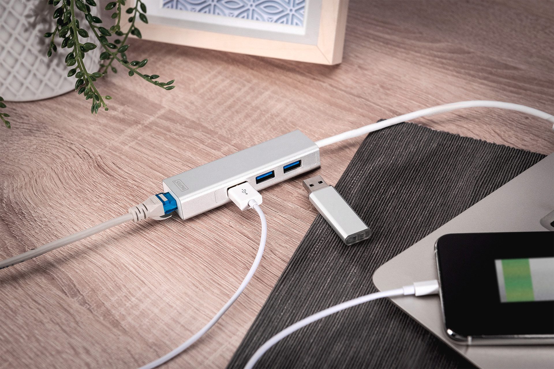Digitus Laptop-dockingstation USB 3.0 3-Port Hub & Gigabit LAN-Adapter
