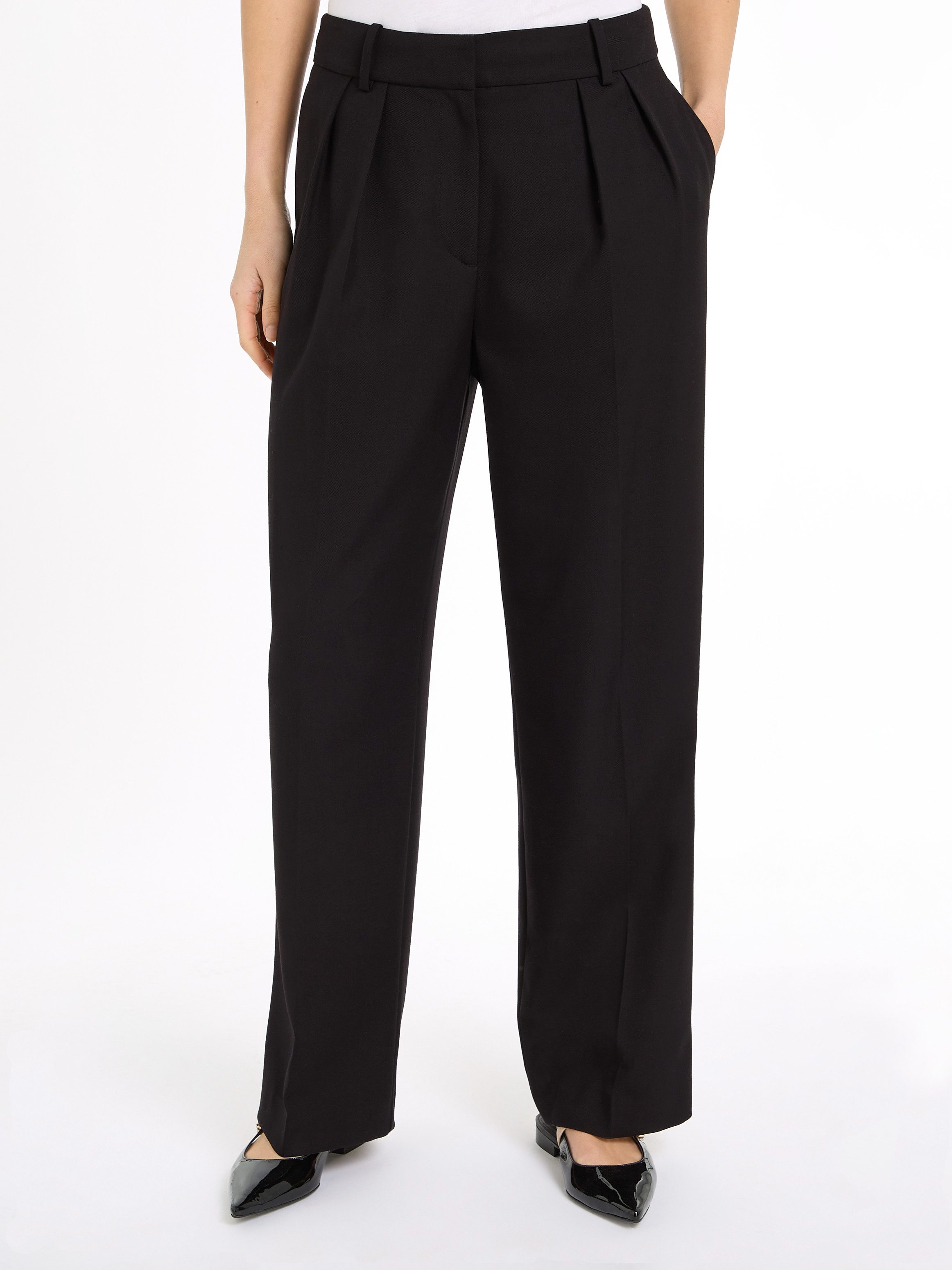 Tommy Hilfiger Geweven broek MD CORE RELAXED STRAIGHT PANT met logo-stiksel op de achterkant