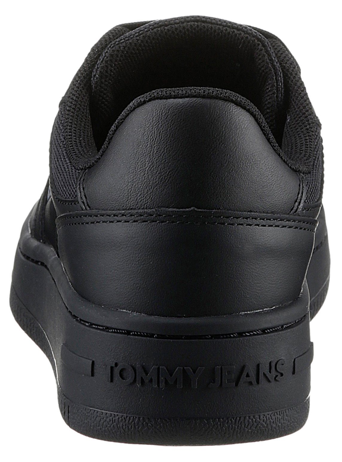 TOMMY JEANS Plateausneakers TJW RETRO BASKET ESS vrijetijdsschoen, lage schoen, veterschoen met zijlogo-vlag