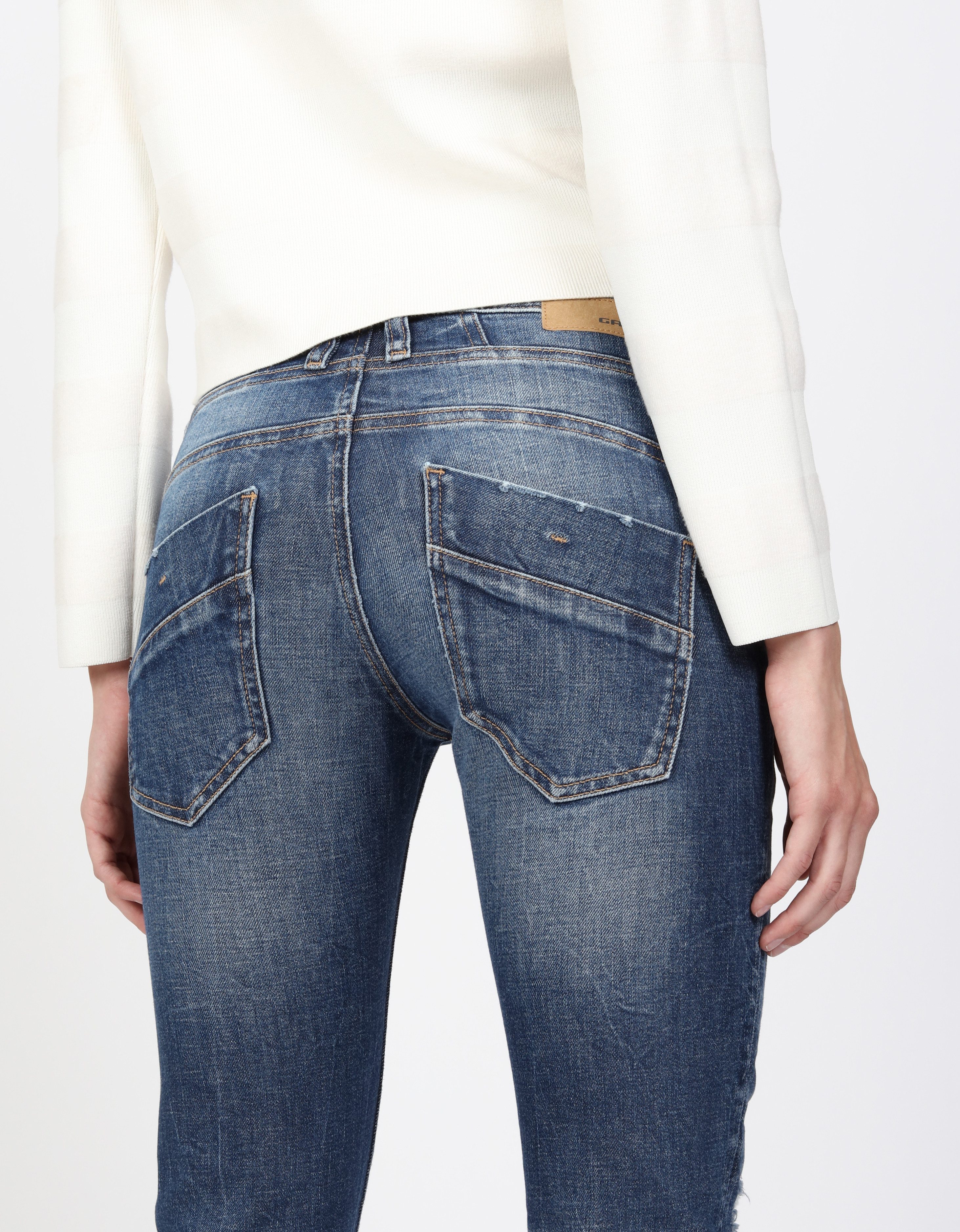 GANG Relax fit jeans 94GERDA met een bijzondere structuur