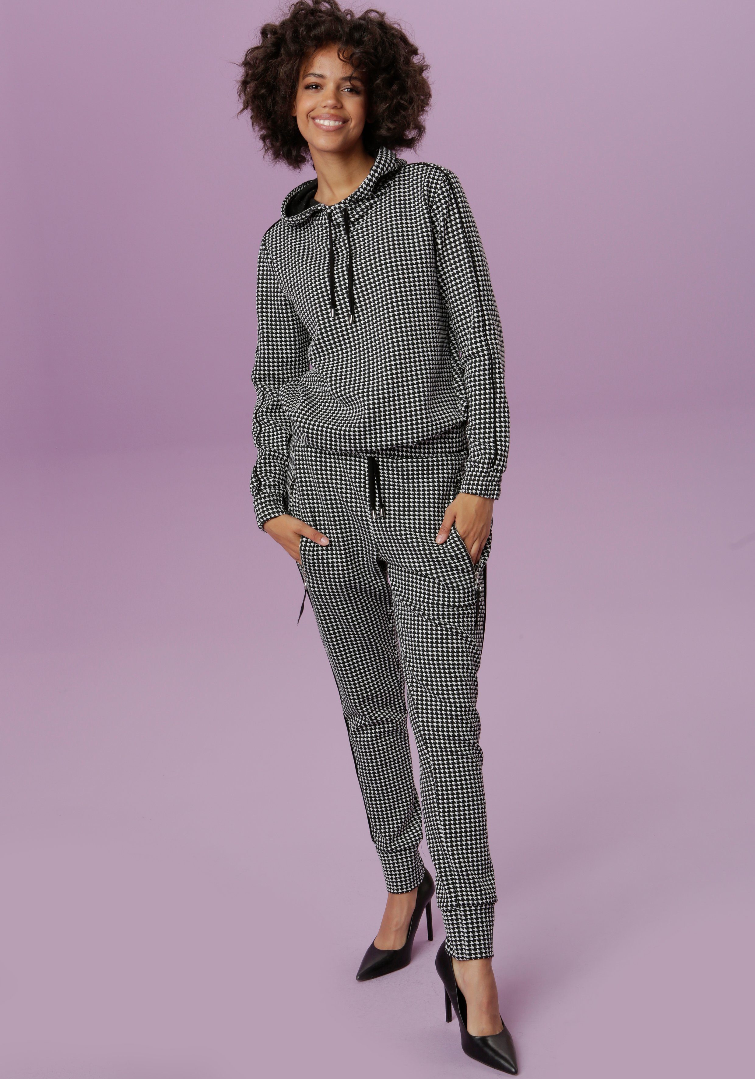 Aniston CASUAL Sweatshirt Capuchon met een bindstrik aan te passen