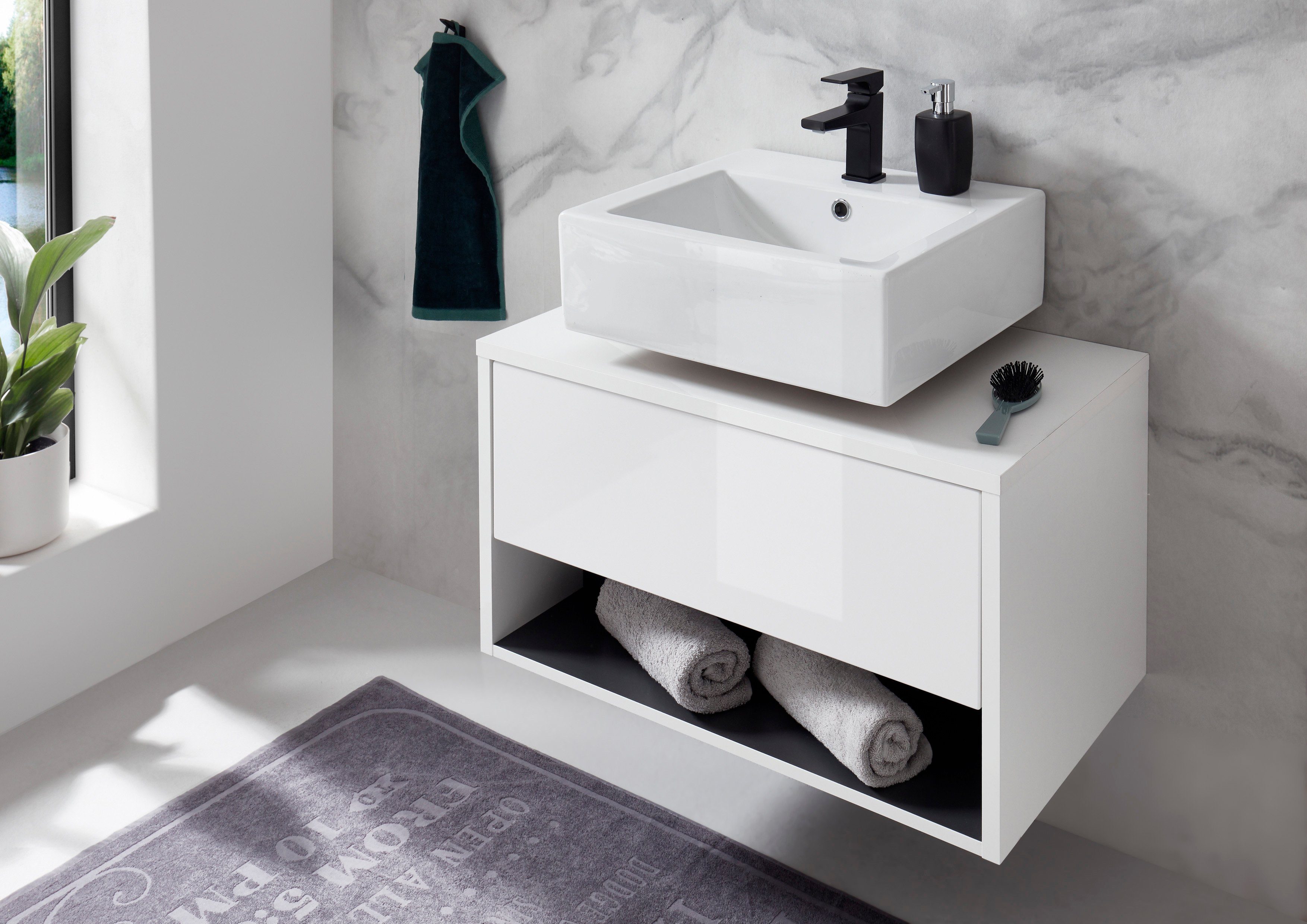 Places of Style Badkamerserie Studio Line, bad in modern ontwerp, 3-delig badkamer Kast, onderkast en spiegel, in twee kleuren beschikbaar, opbergruimte (3-delig)