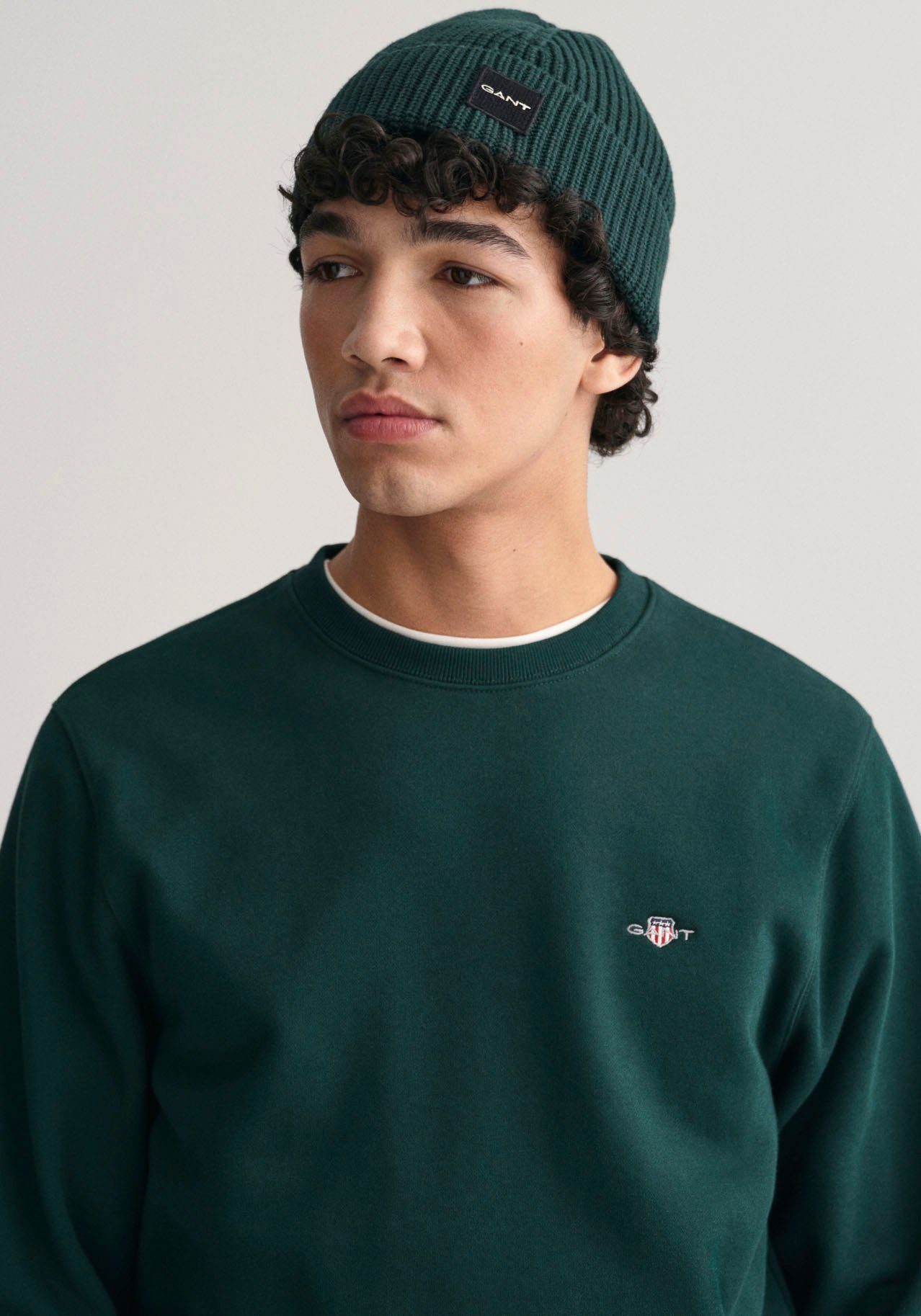 Gant Sweatshirt REG SHIELD C-NECK SWEAT met logoborduursel op borsthoogte