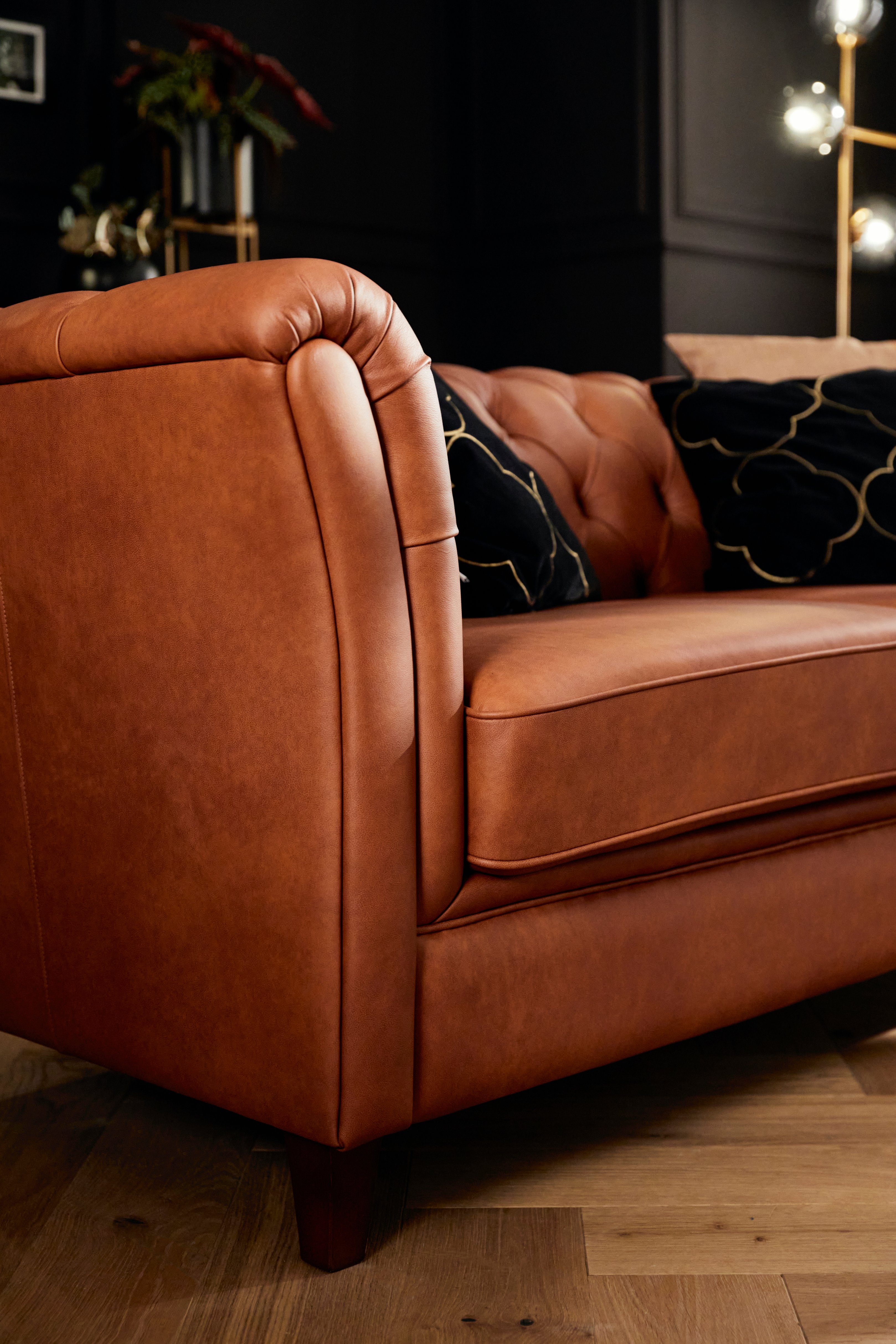 Home affaire Chesterfield-bank Reims met echte chesterfield-capitonnage, uitstekende verwerking
