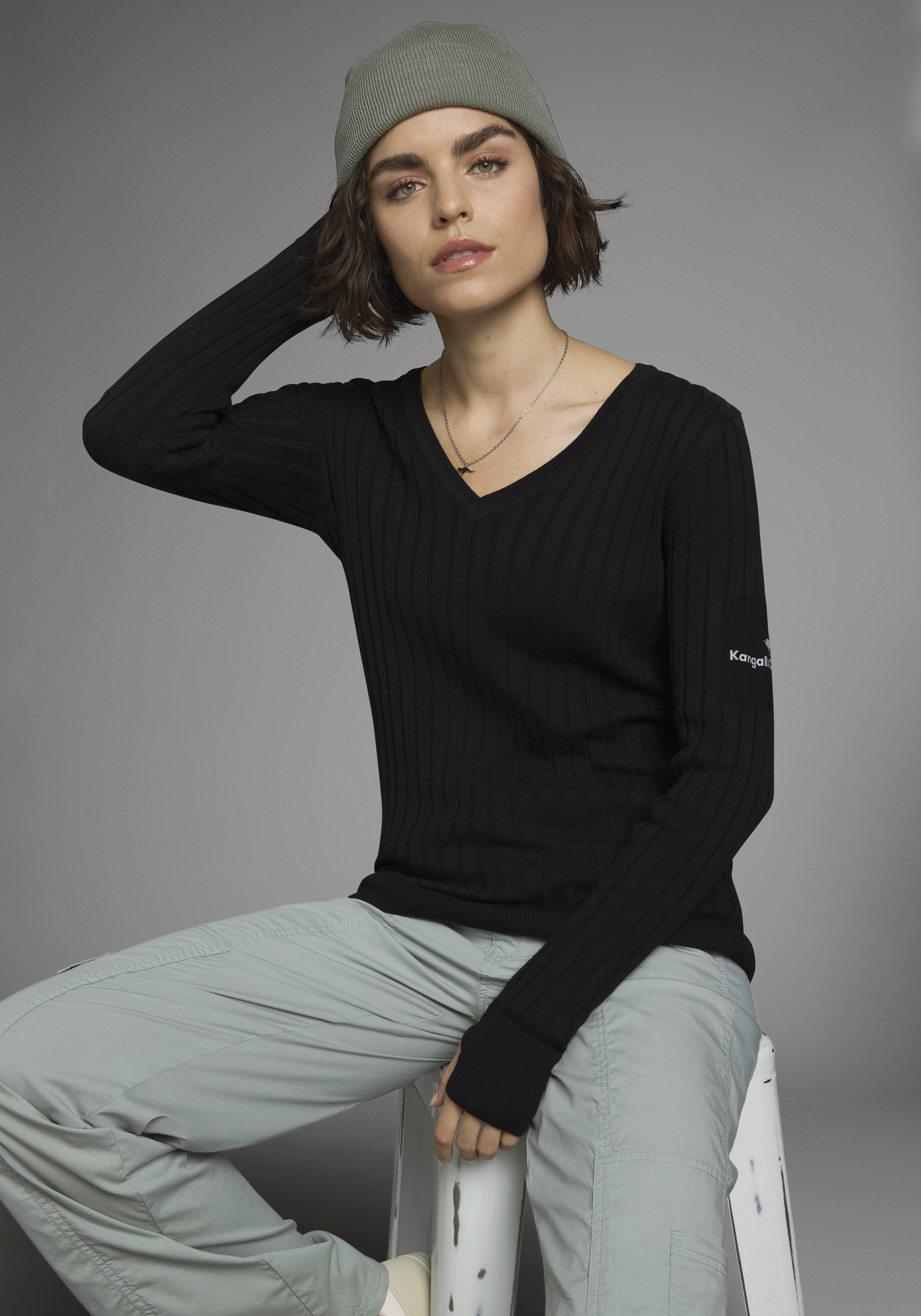 KangaROOS Trui met V-hals in breed geribd fijntricot