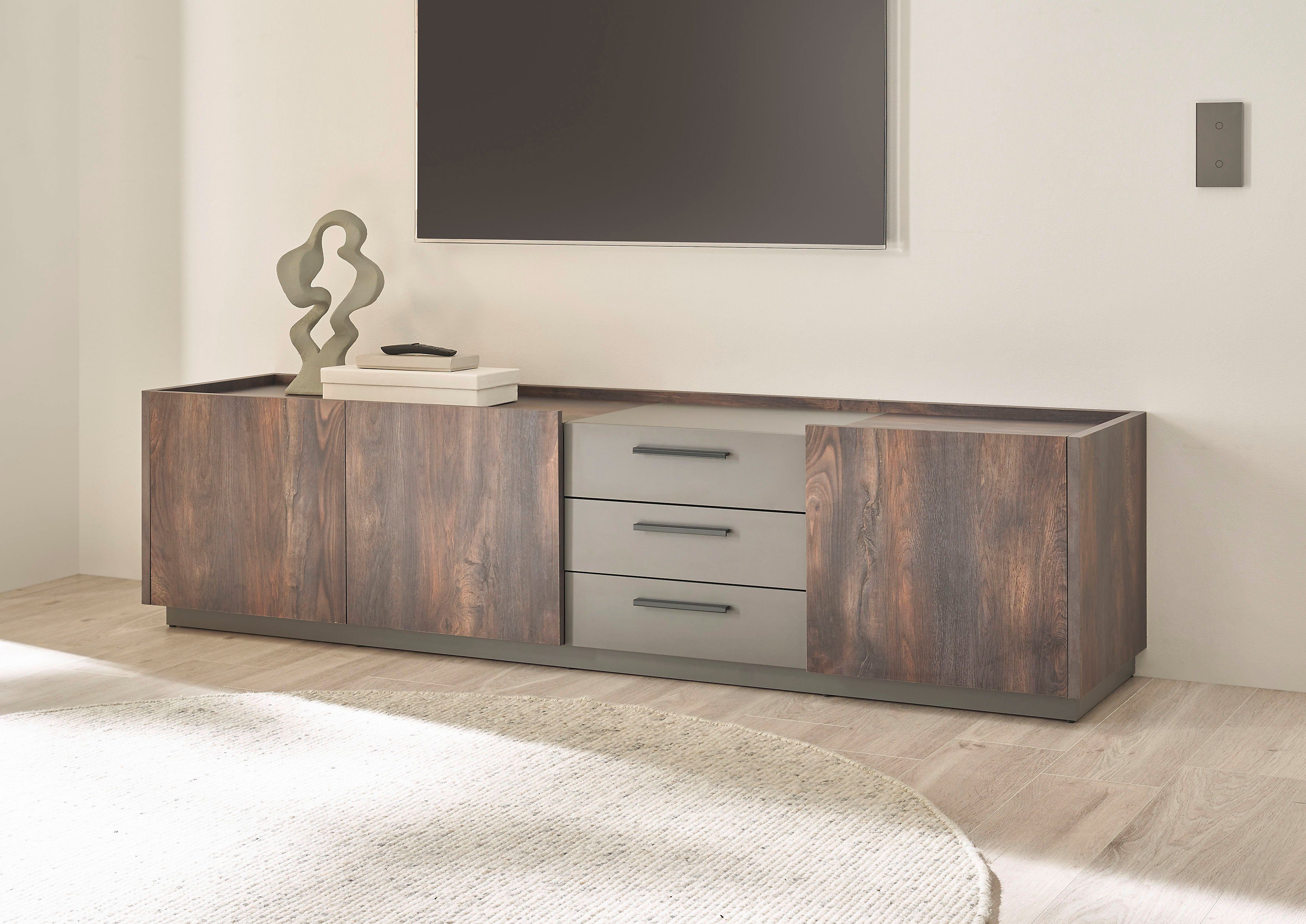 INOSIGN Tv-meubel Largo met soft-closefunctie, breedte ca. 200 cm lowboards bruin