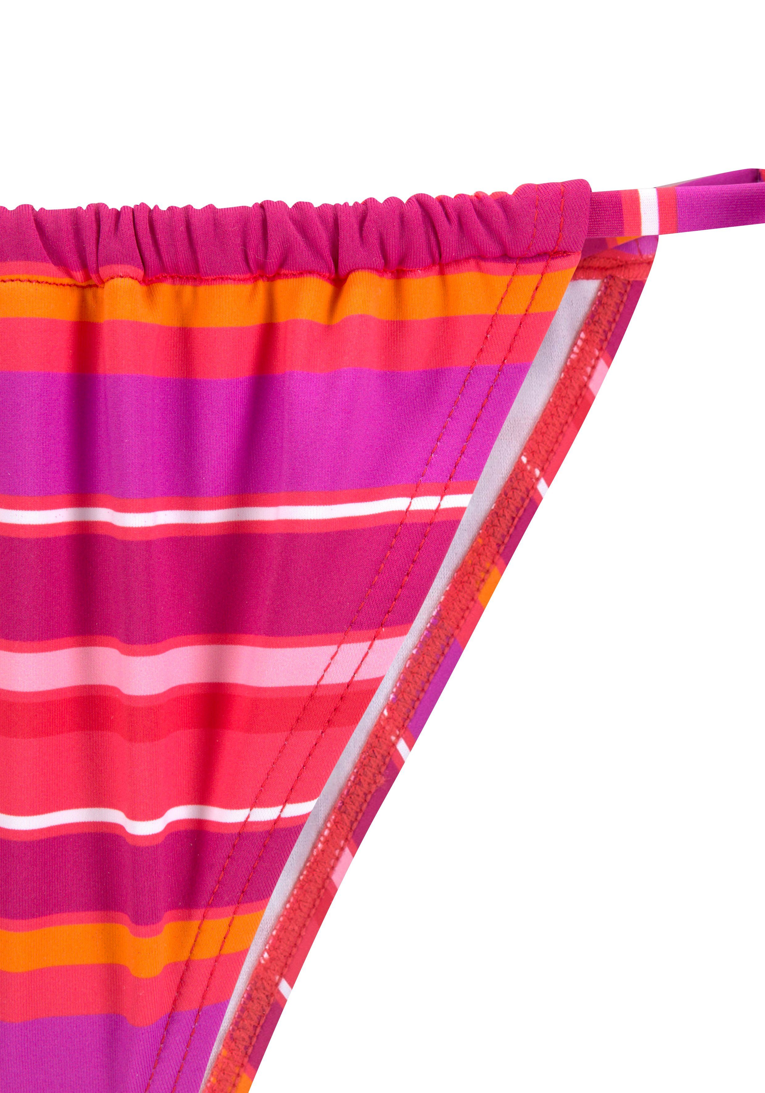 s.Oliver RED LABEL Beachwear Bikinibroekje Fun in korte snit en trendy streepdesign