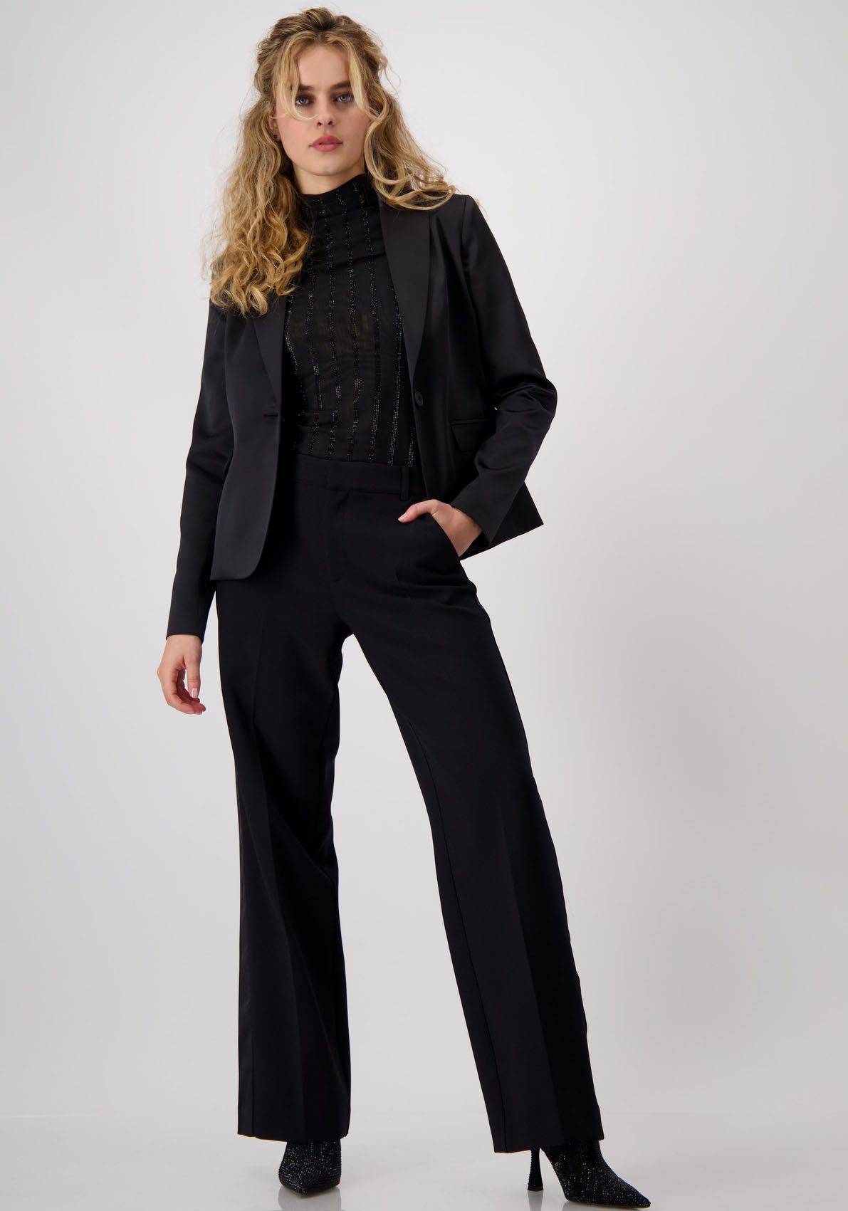 Monari Korte blazer met opgestikte klepzakken