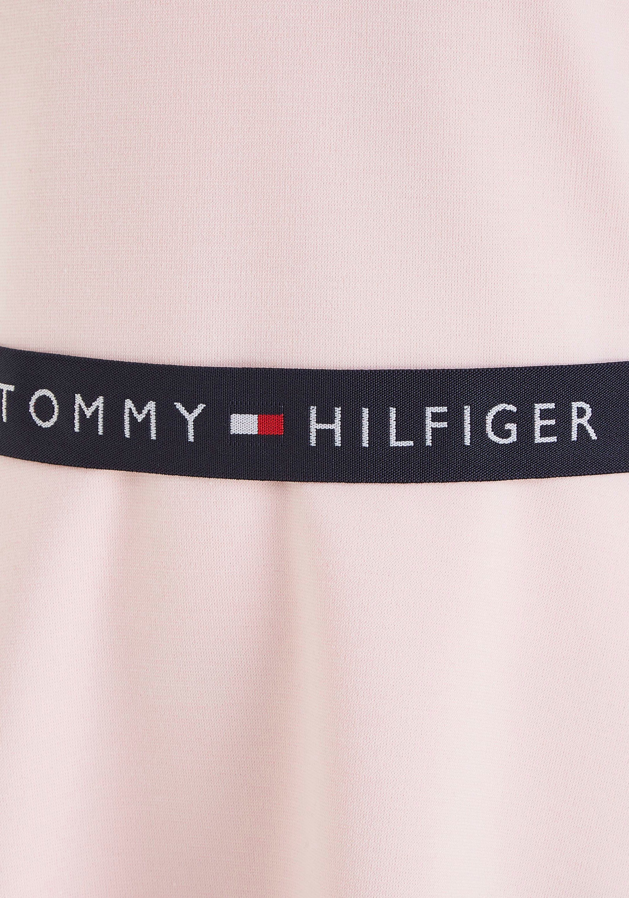 Tommy Hilfiger Jerseyjurk ESSENTIAL SKATER DRESS met merklabel op de tailleband