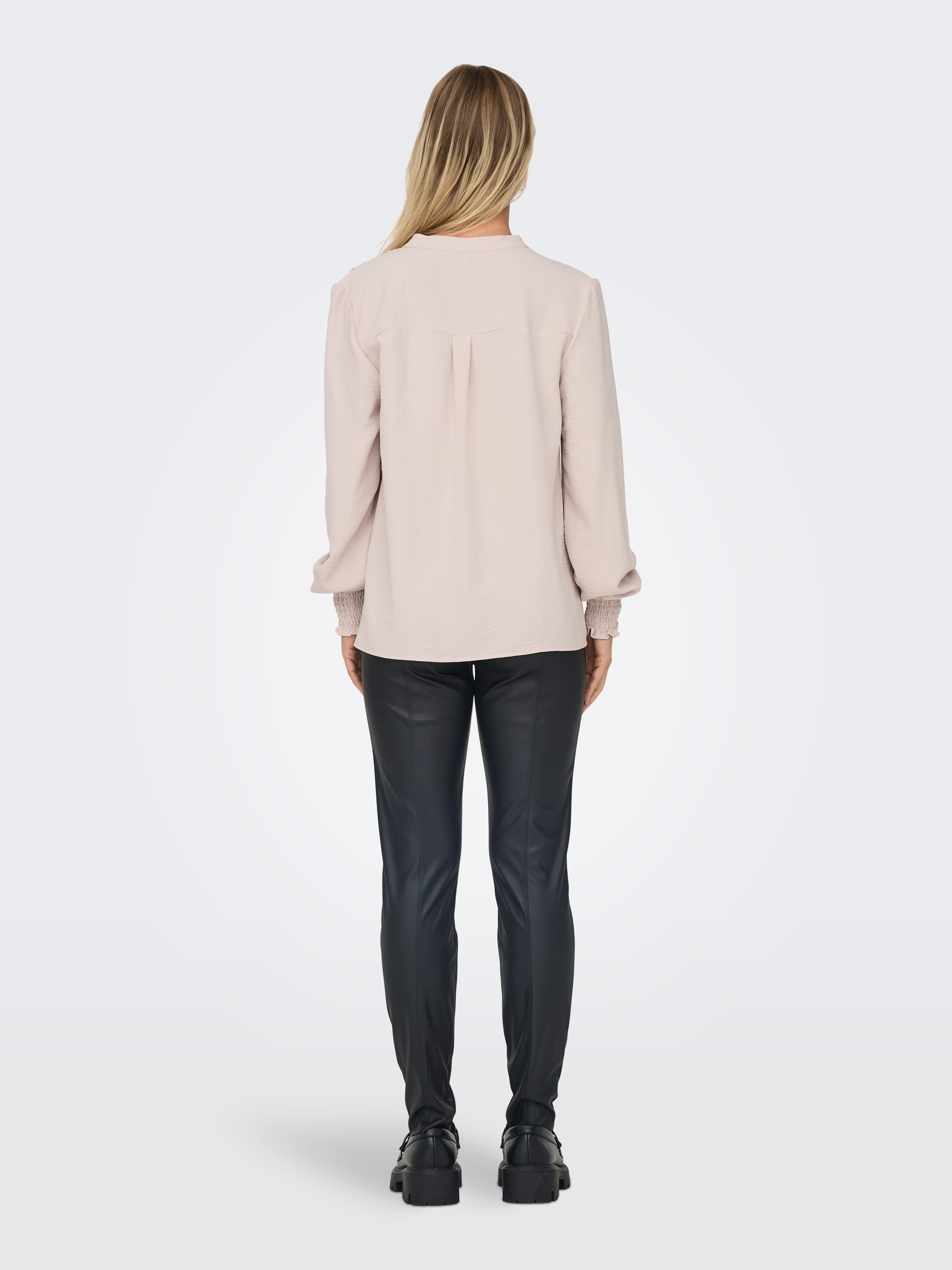Only Shirt ONLMETTE V-NECK LS SMOCK TOP NOOS WVN